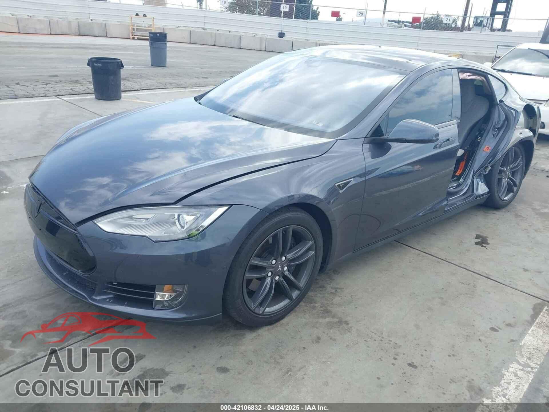 TESLA MODEL S 2015 - 5YJSA1E29FF119214