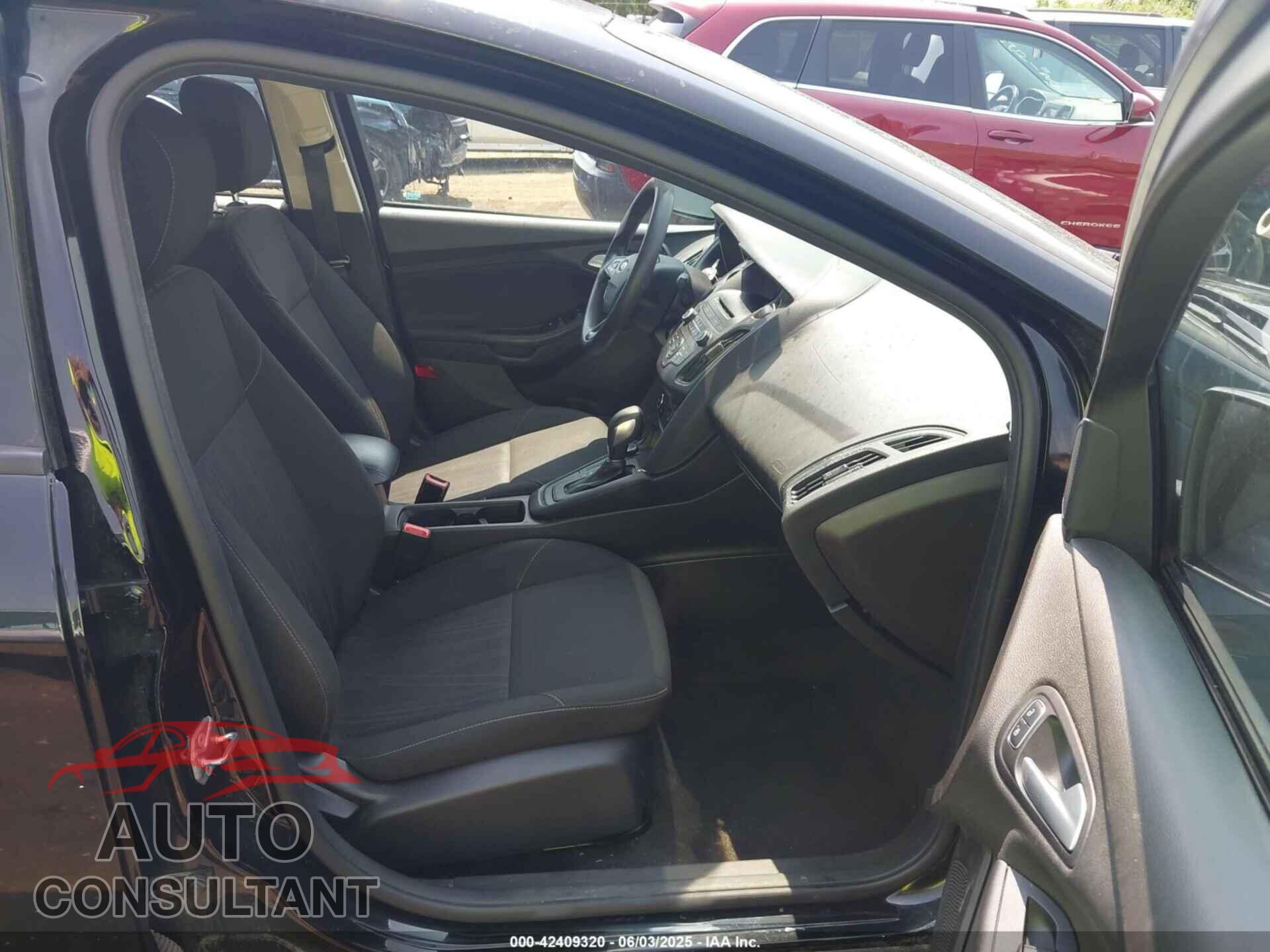 FORD FOCUS 2017 - 1FADP3F25HL292056
