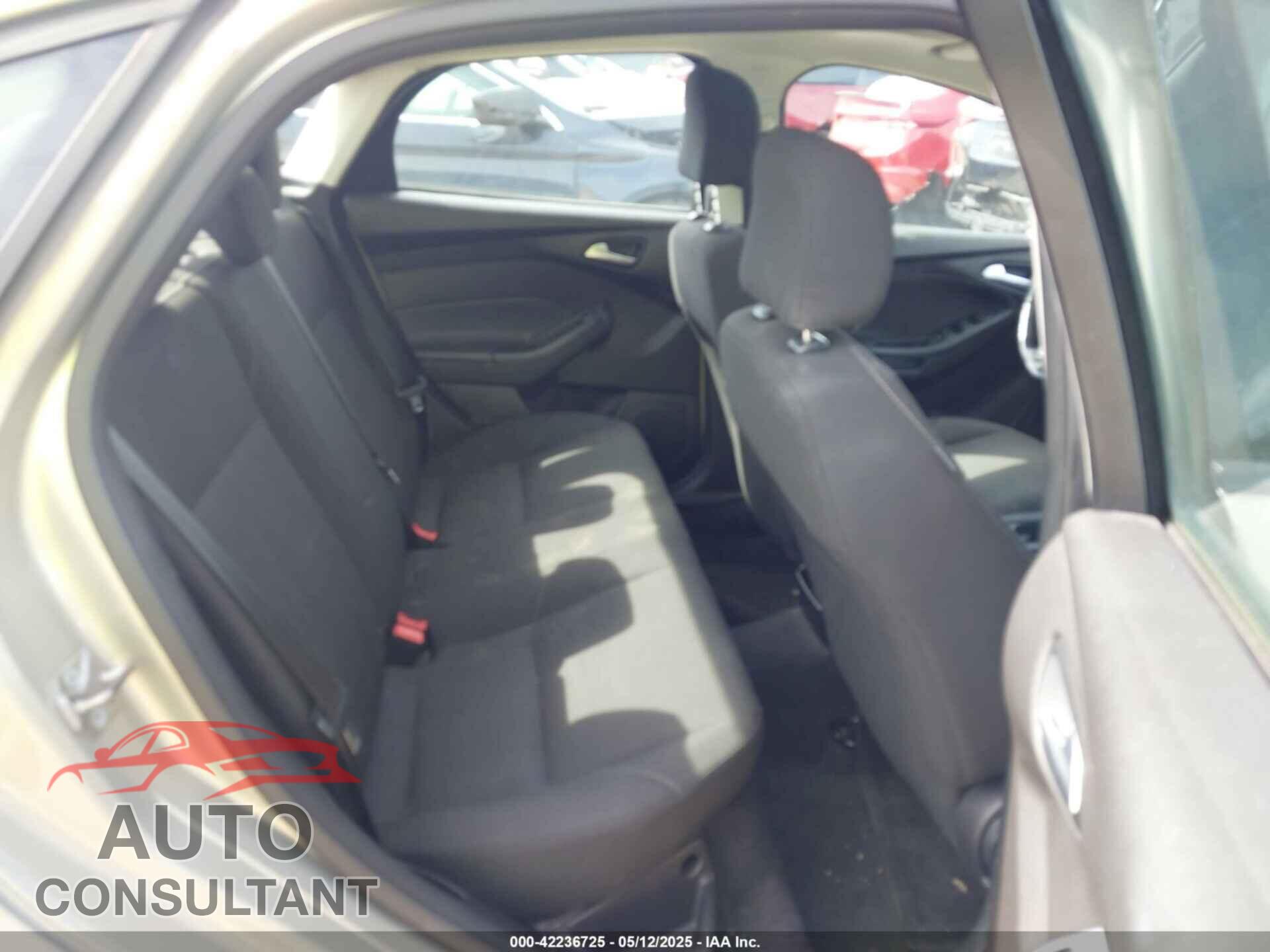 FORD FOCUS 2016 - 1FADP3F20GL212015