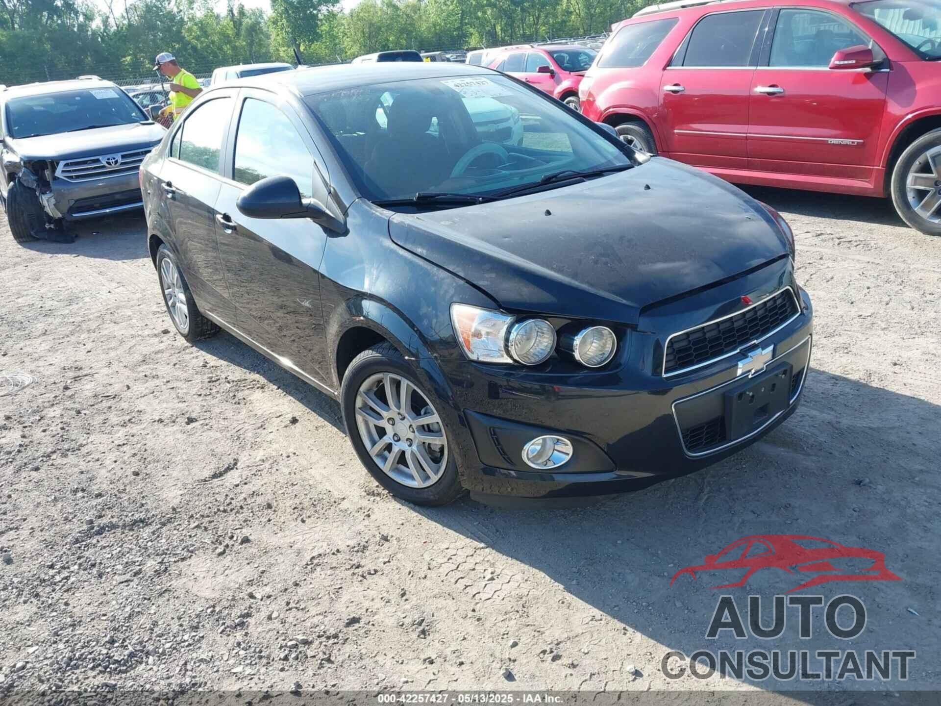 CHEVROLET SONIC 2014 - 1G1JC5SH2E4143729