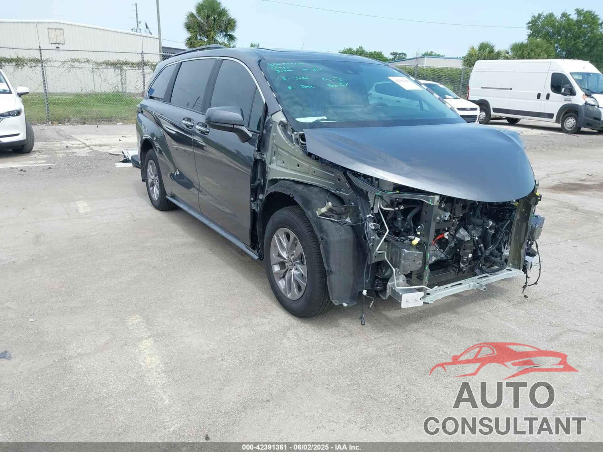 TOYOTA SIENNA 2025 - 5TDYRKEC0SS242648