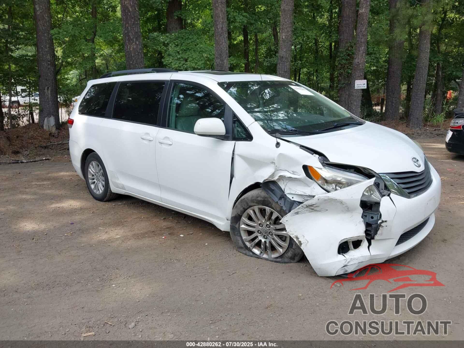 TOYOTA SIENNA 2011 - 5TDYK3DC1BS155711