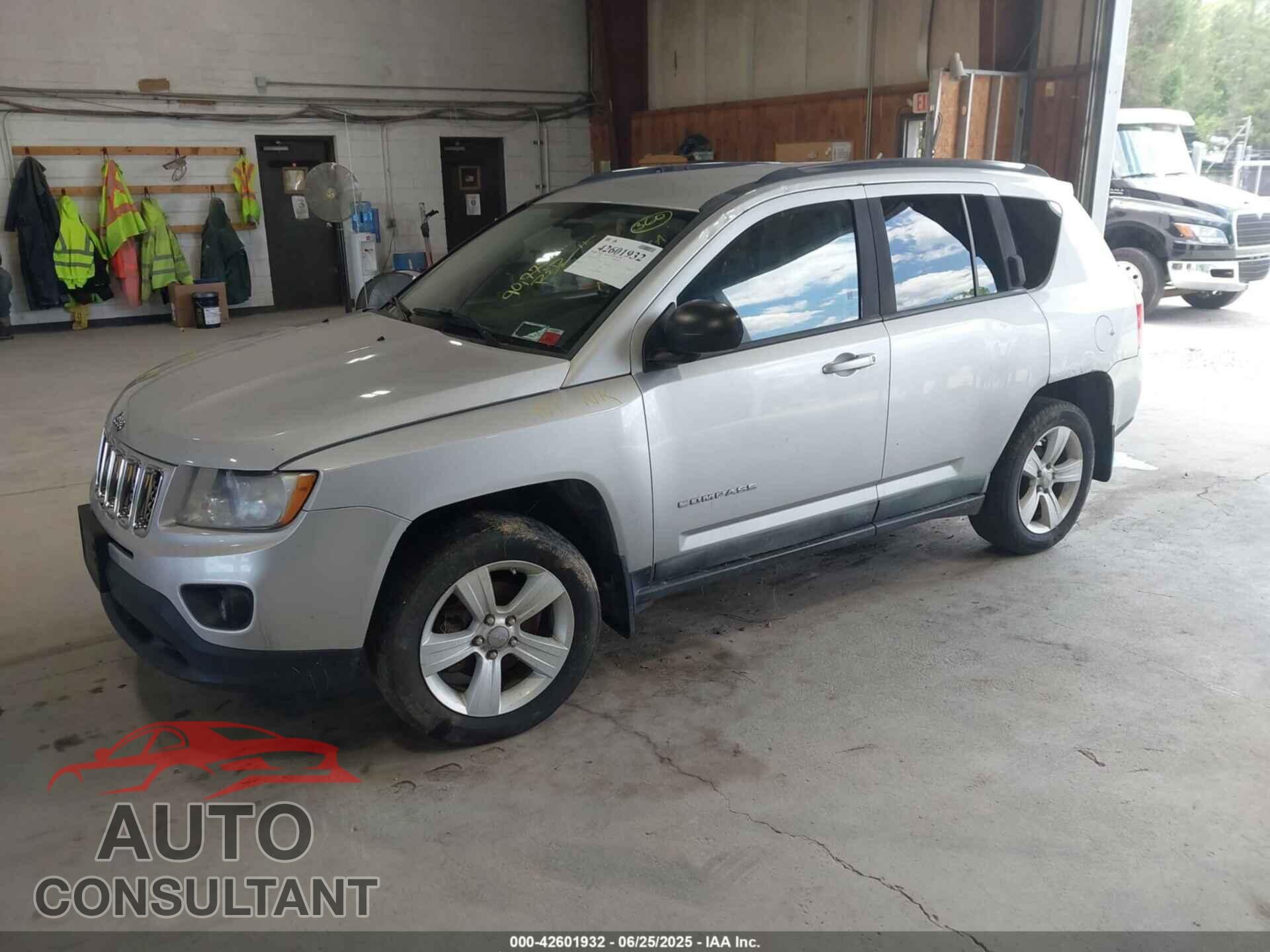 JEEP COMPASS 2011 - 1J4NF1FB5BD146211