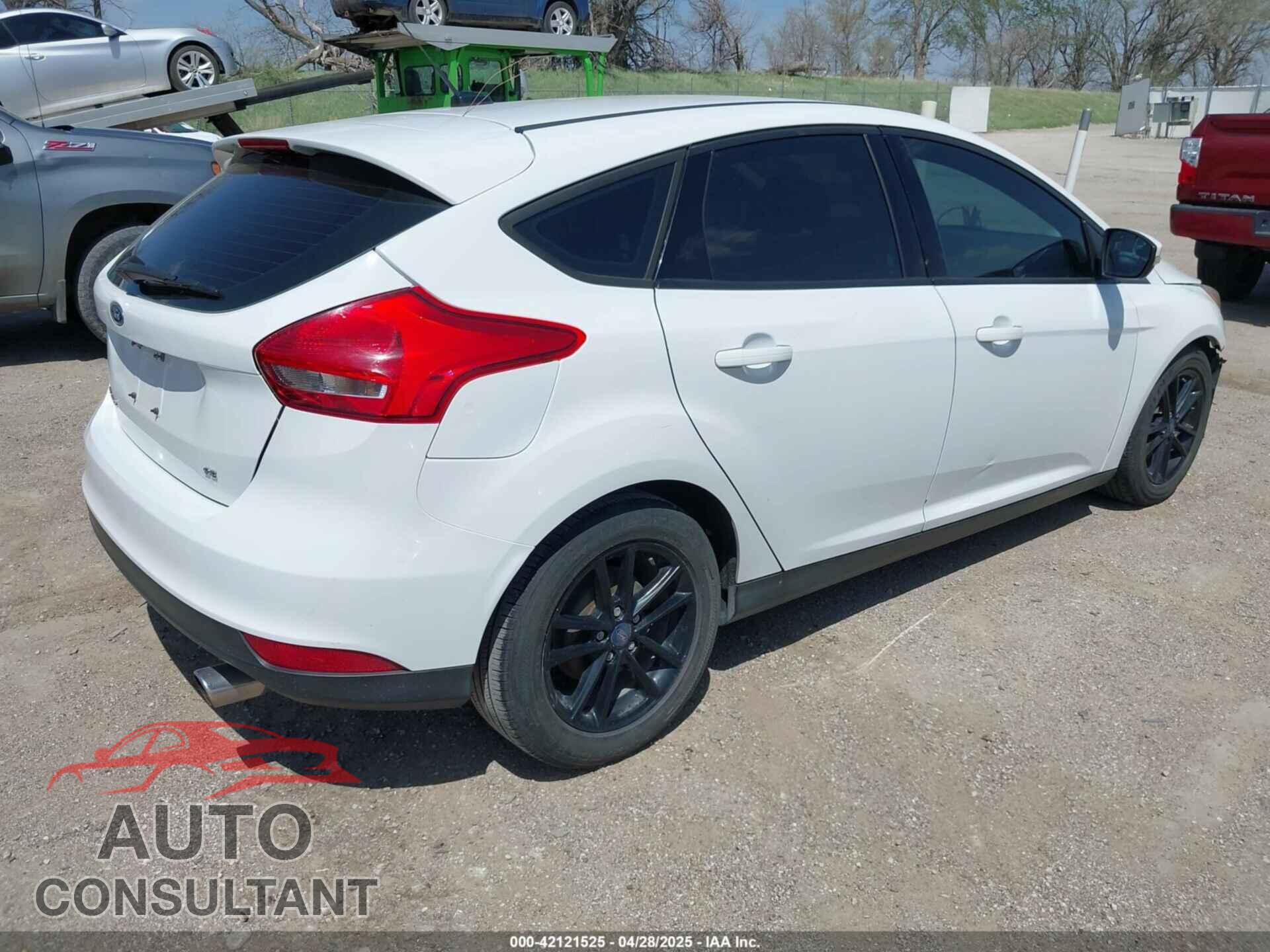 FORD FOCUS 2017 - 1FADP3K28HL217843