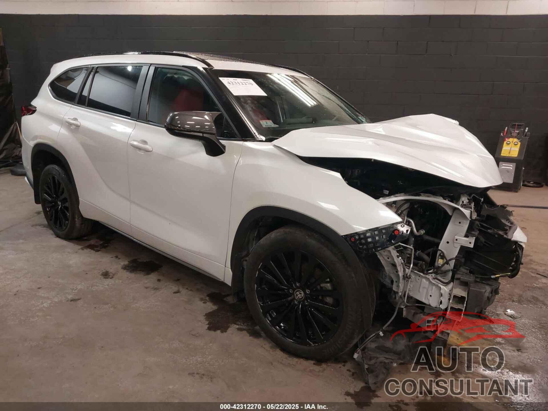 TOYOTA HIGHLANDER 2023 - 5TDKDRBH1PS019040