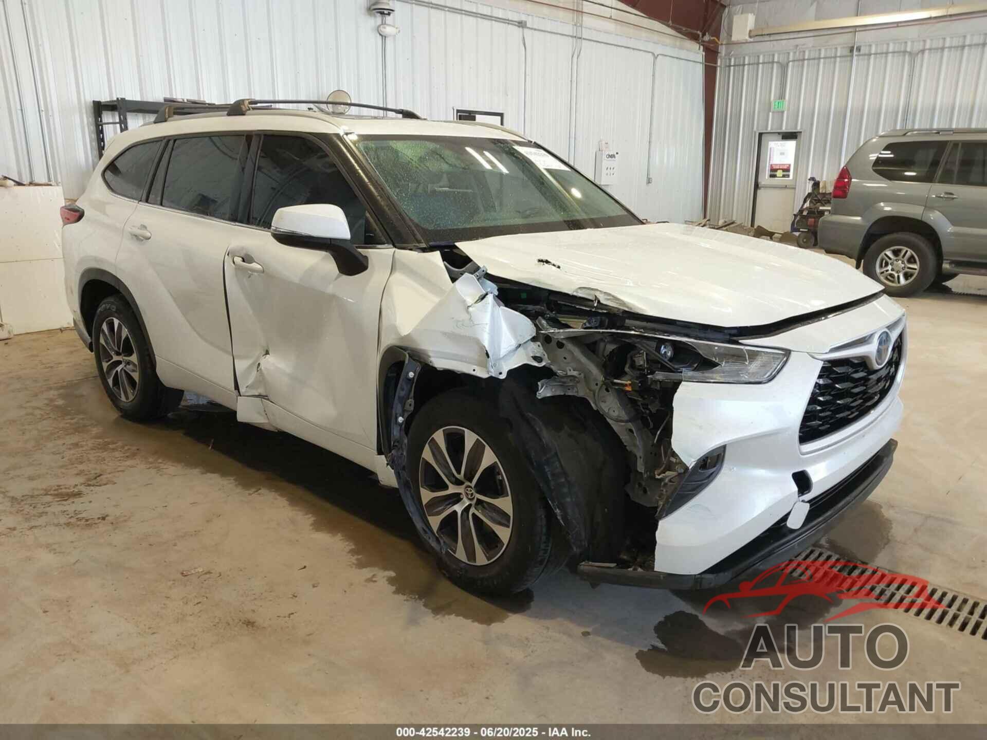 TOYOTA HIGHLANDER 2022 - 5TDHARAH3NS510405
