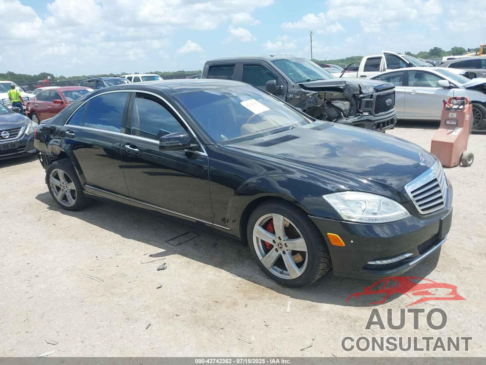 MERCEDES-BENZ S 550 2011 - WDDNG8GB3BA362916