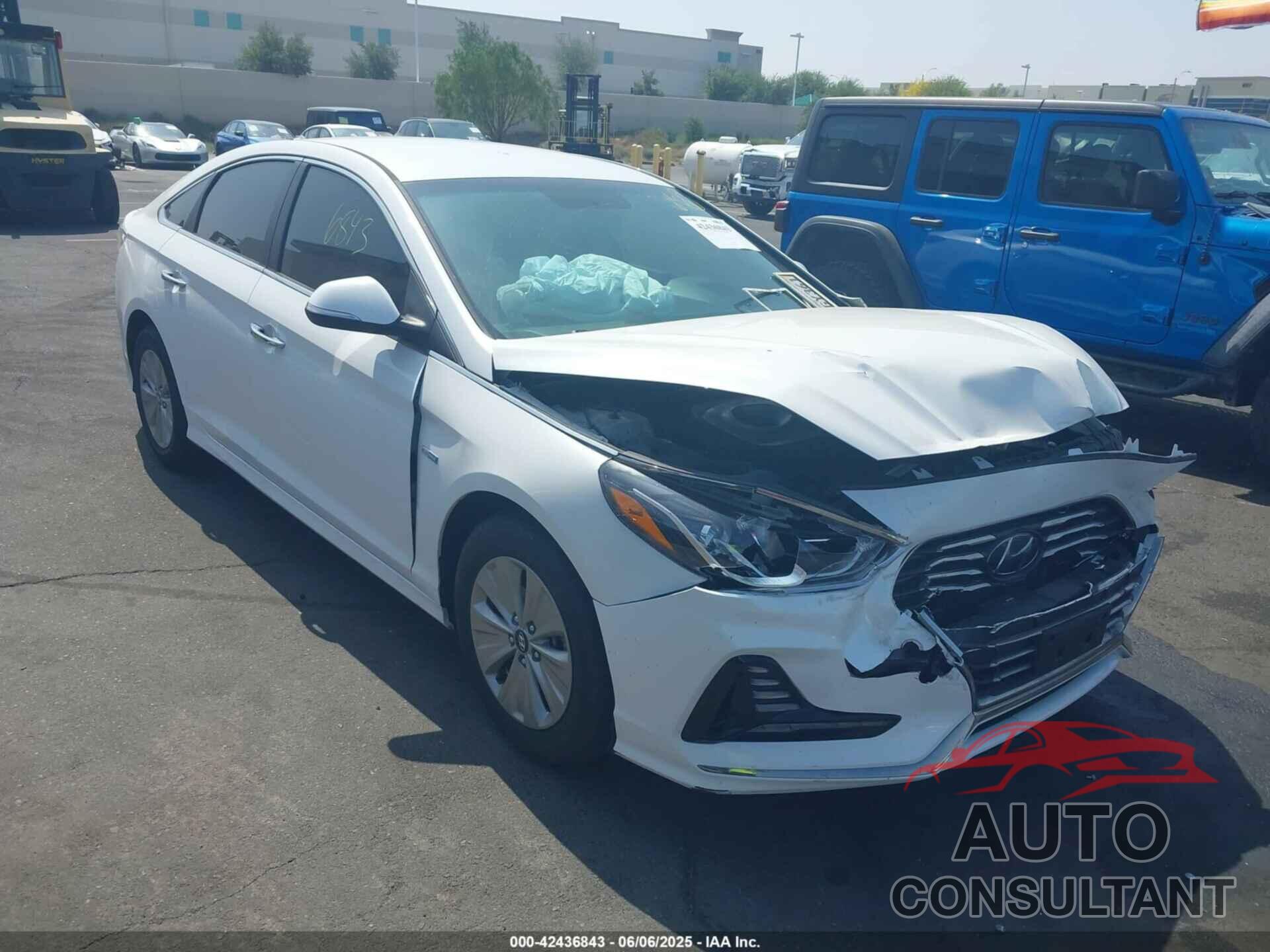 HYUNDAI SONATA HYBRID 2019 - KMHE24L33KA088774