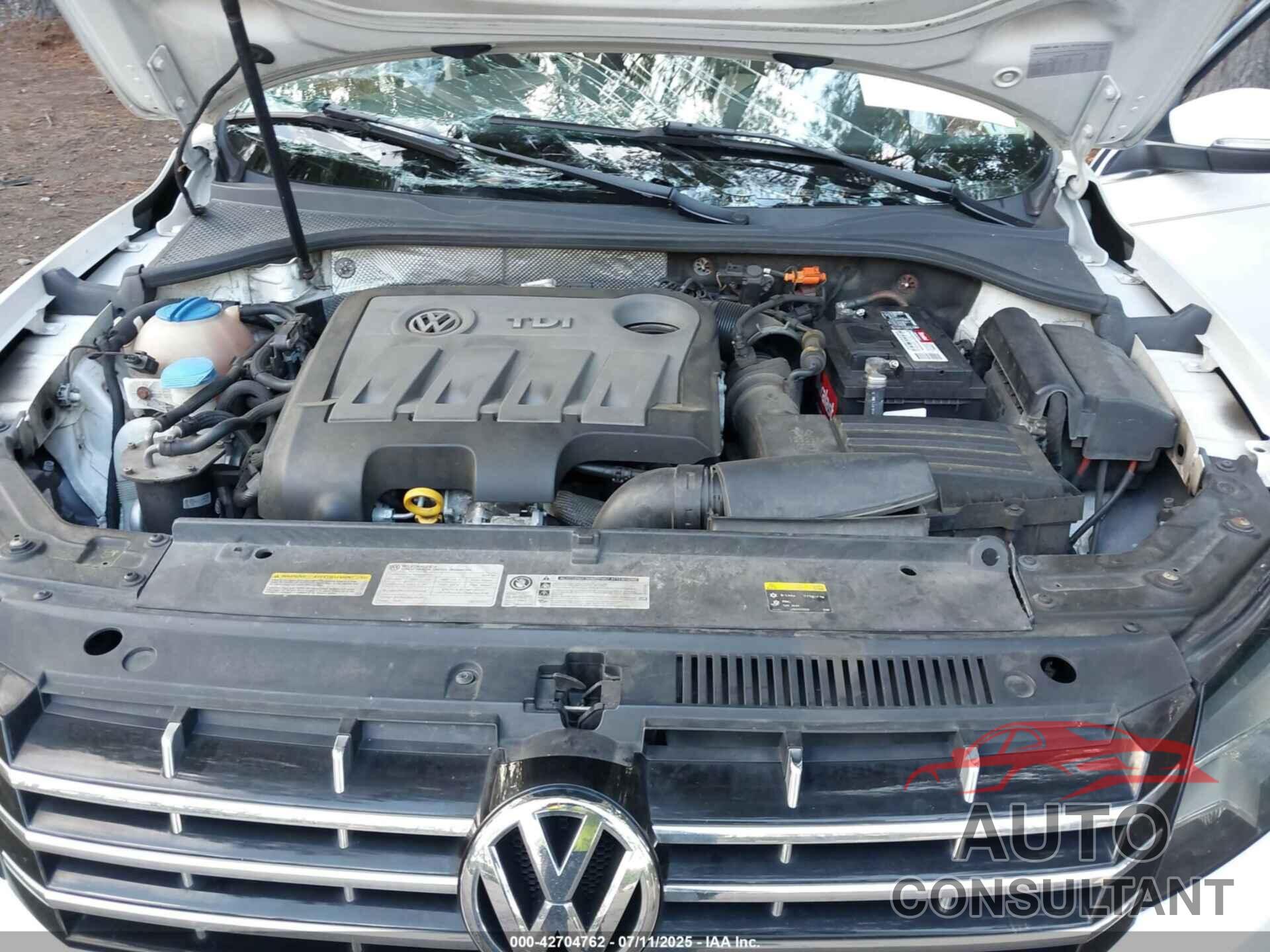 VOLKSWAGEN PASSAT 2014 - 1VWBN7A30EC112103