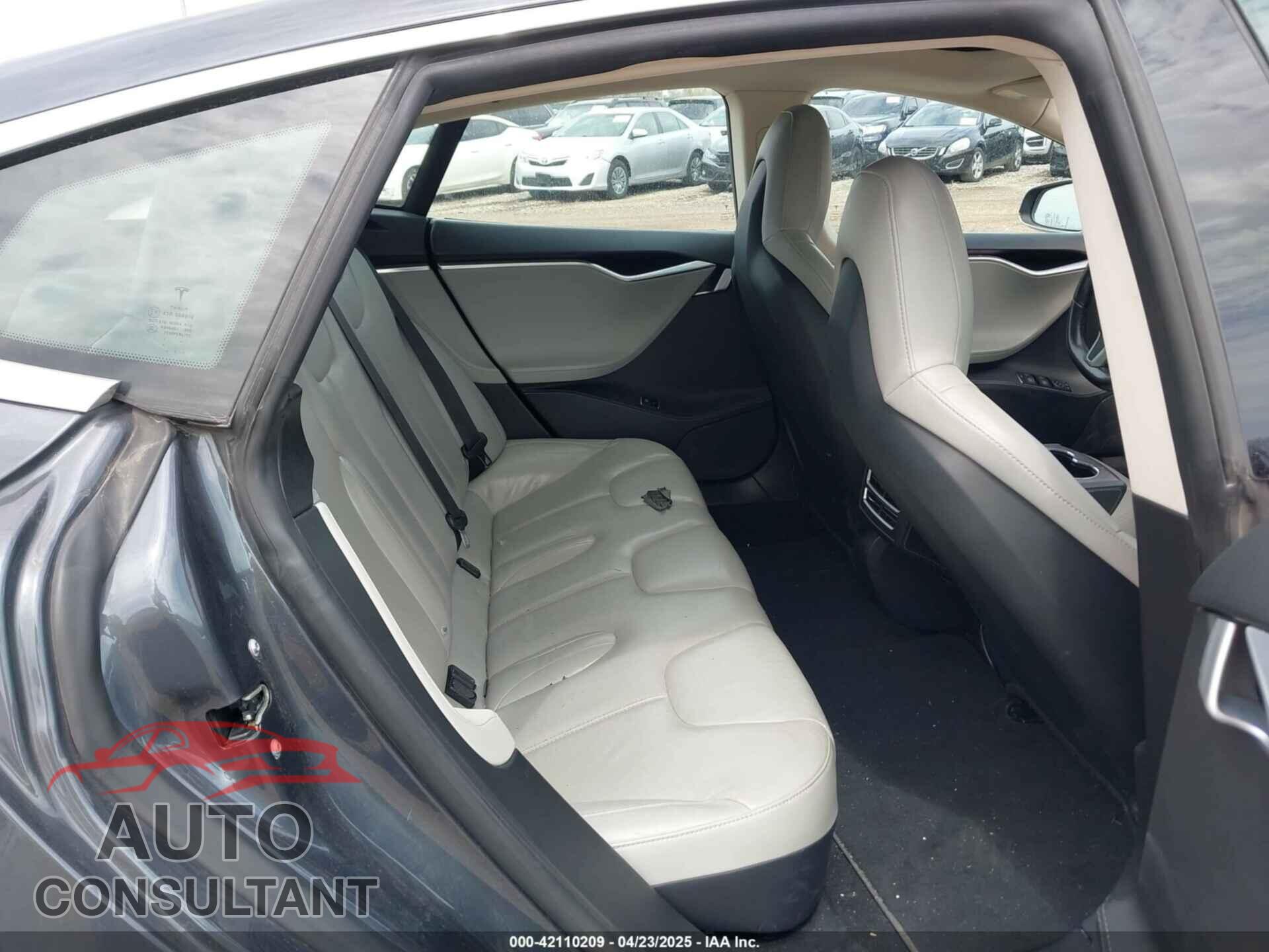 TESLA MODEL S 2015 - 5YJSA1H2XFF081584