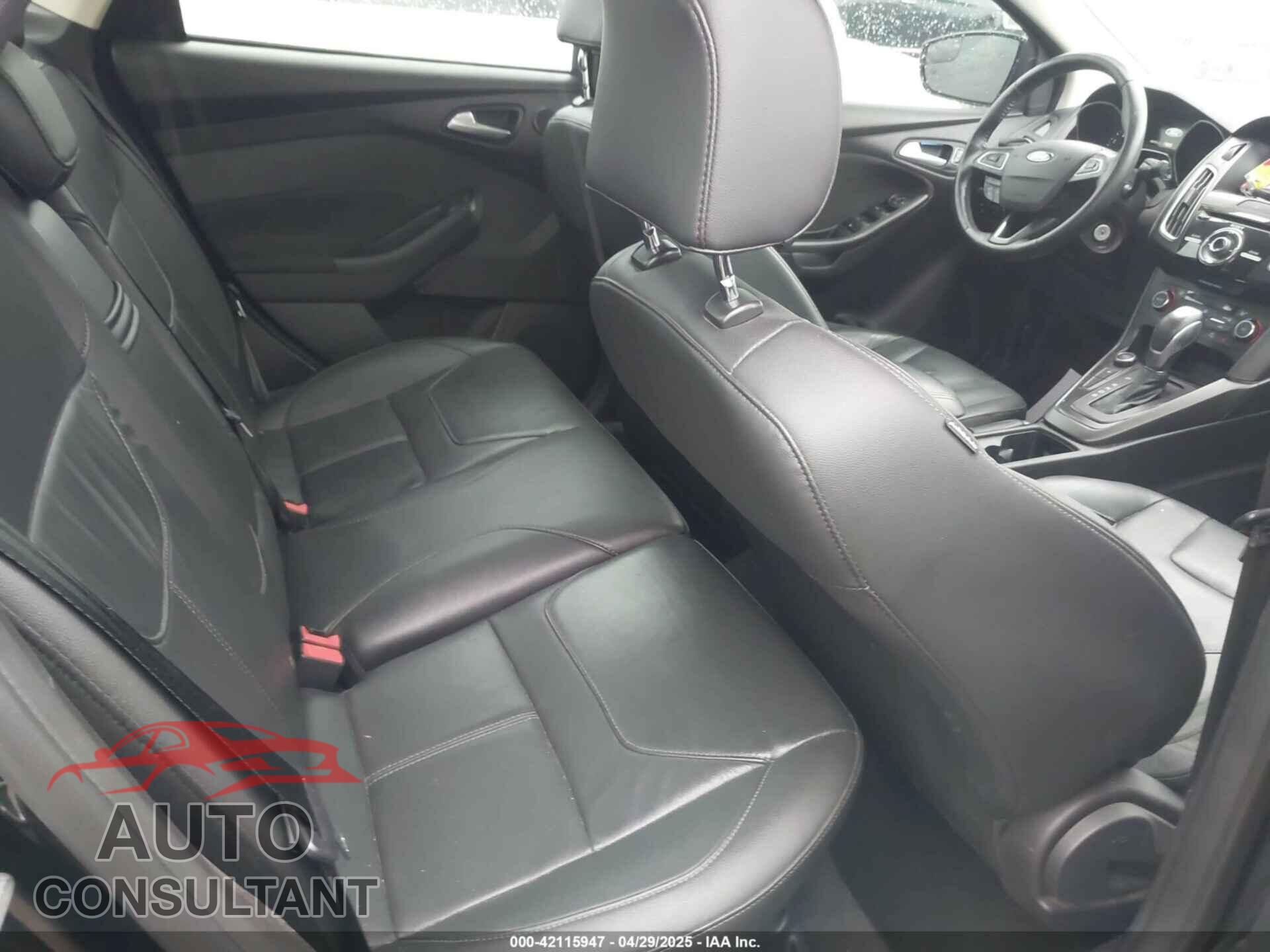 FORD FOCUS 2015 - 1FADP3F24FL377032