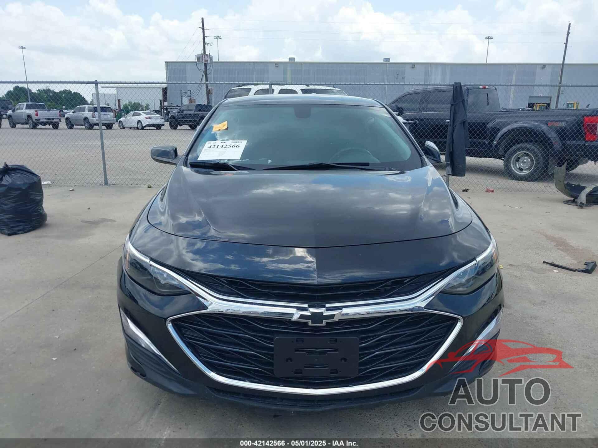 CHEVROLET MALIBU 2020 - 1G1ZG5ST3LF143817