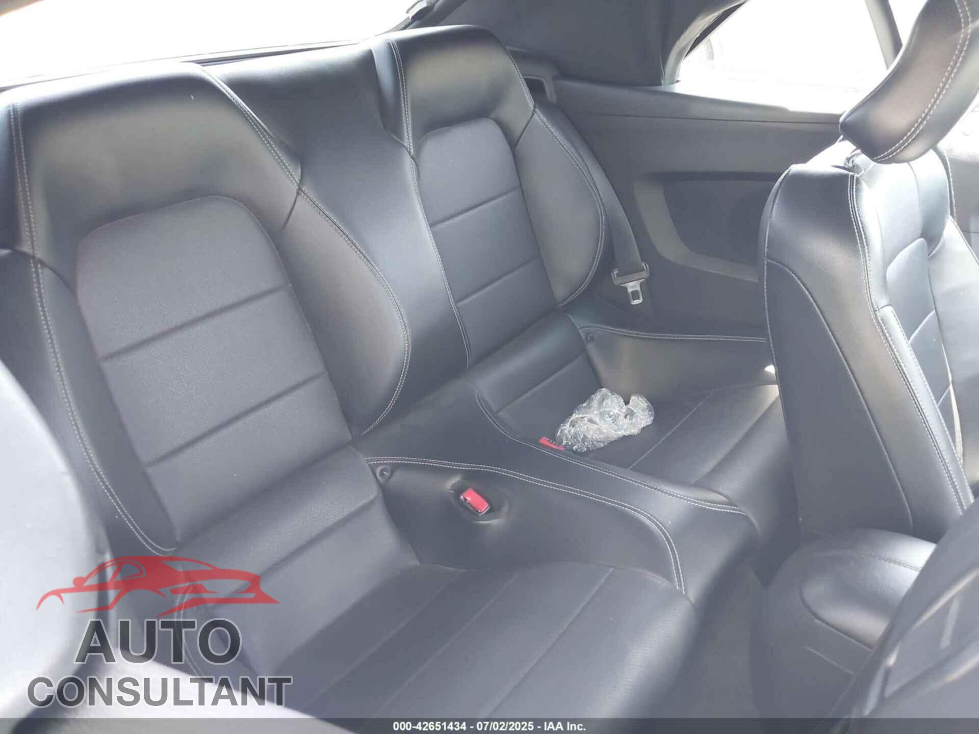 FORD MUSTANG 2017 - 1FATP8UH8H5295196