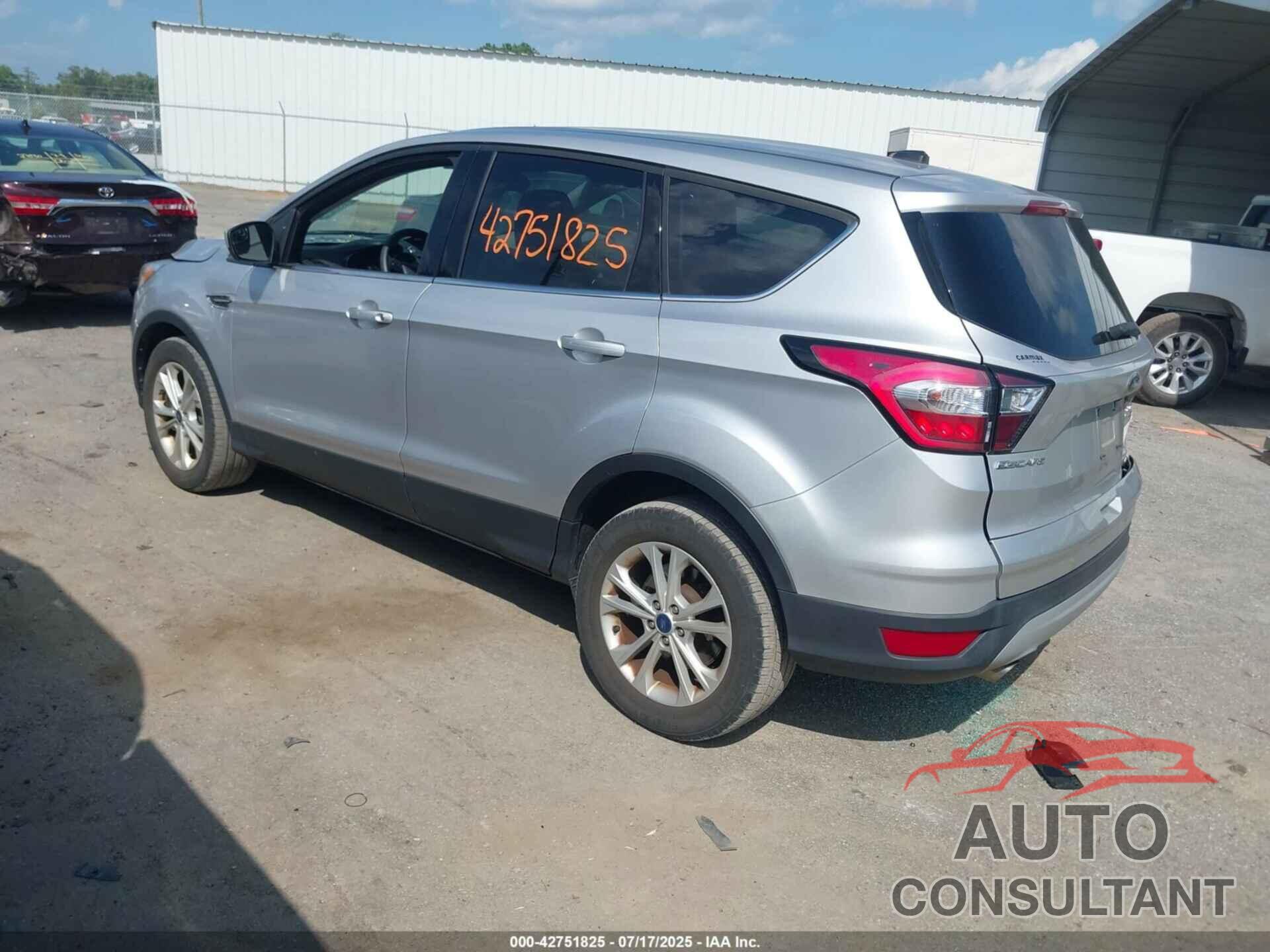 FORD ESCAPE 2017 - 1FMCU9GD0HUD01589