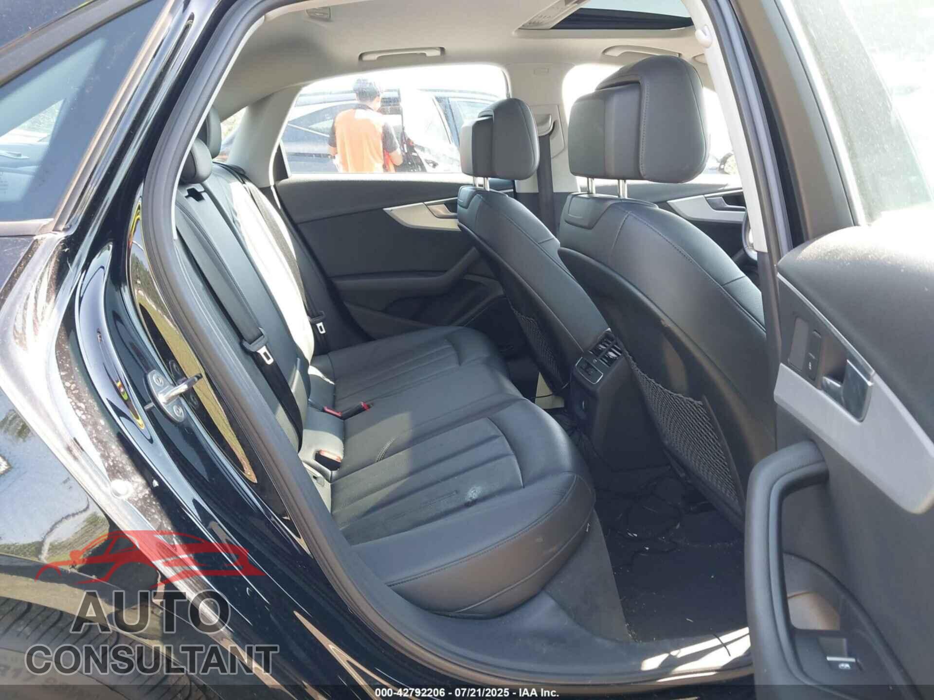AUDI A4 2017 - WAUANAF45HN030631
