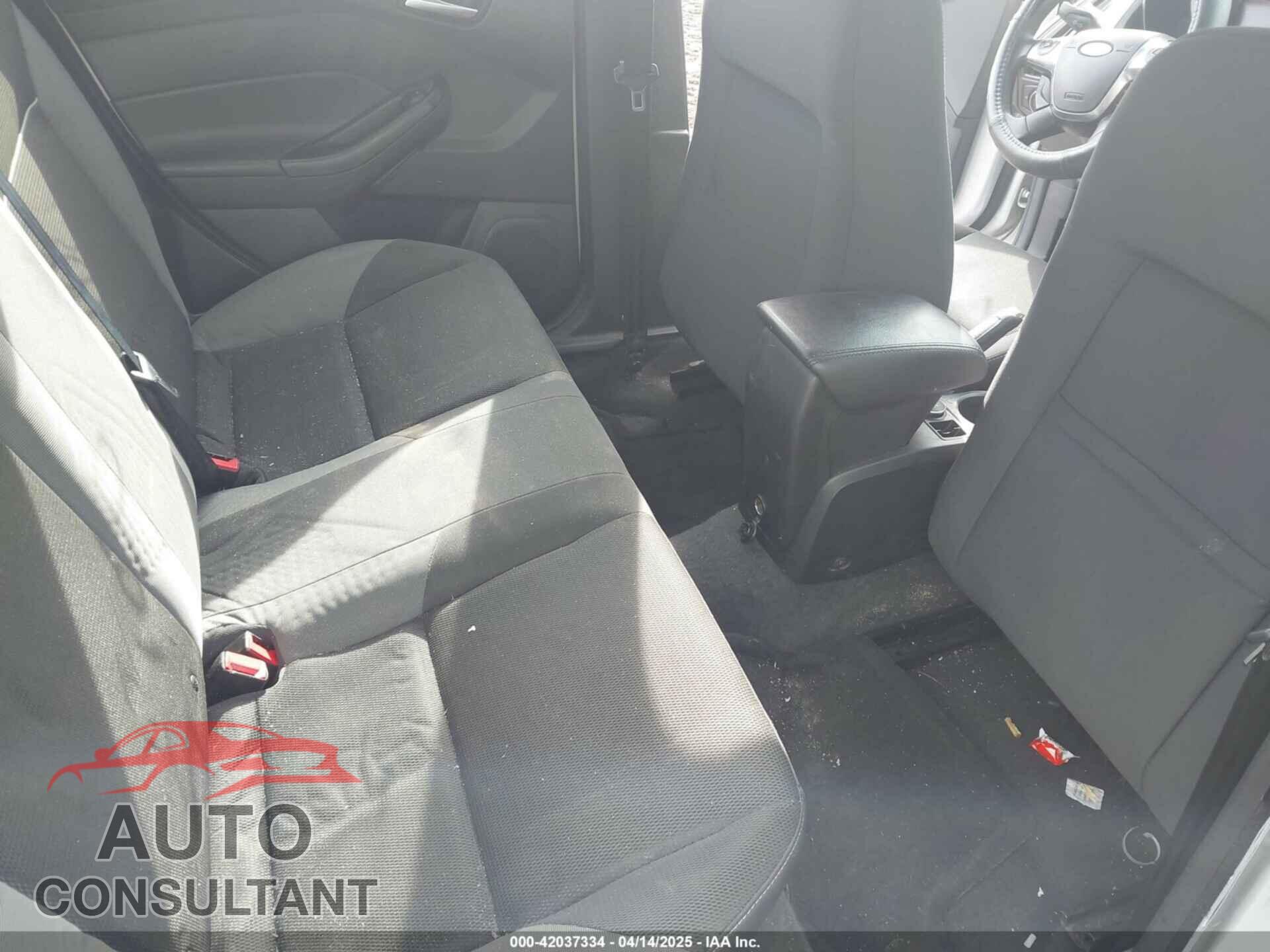 FORD FOCUS 2012 - 1FAHP3F28CL137804