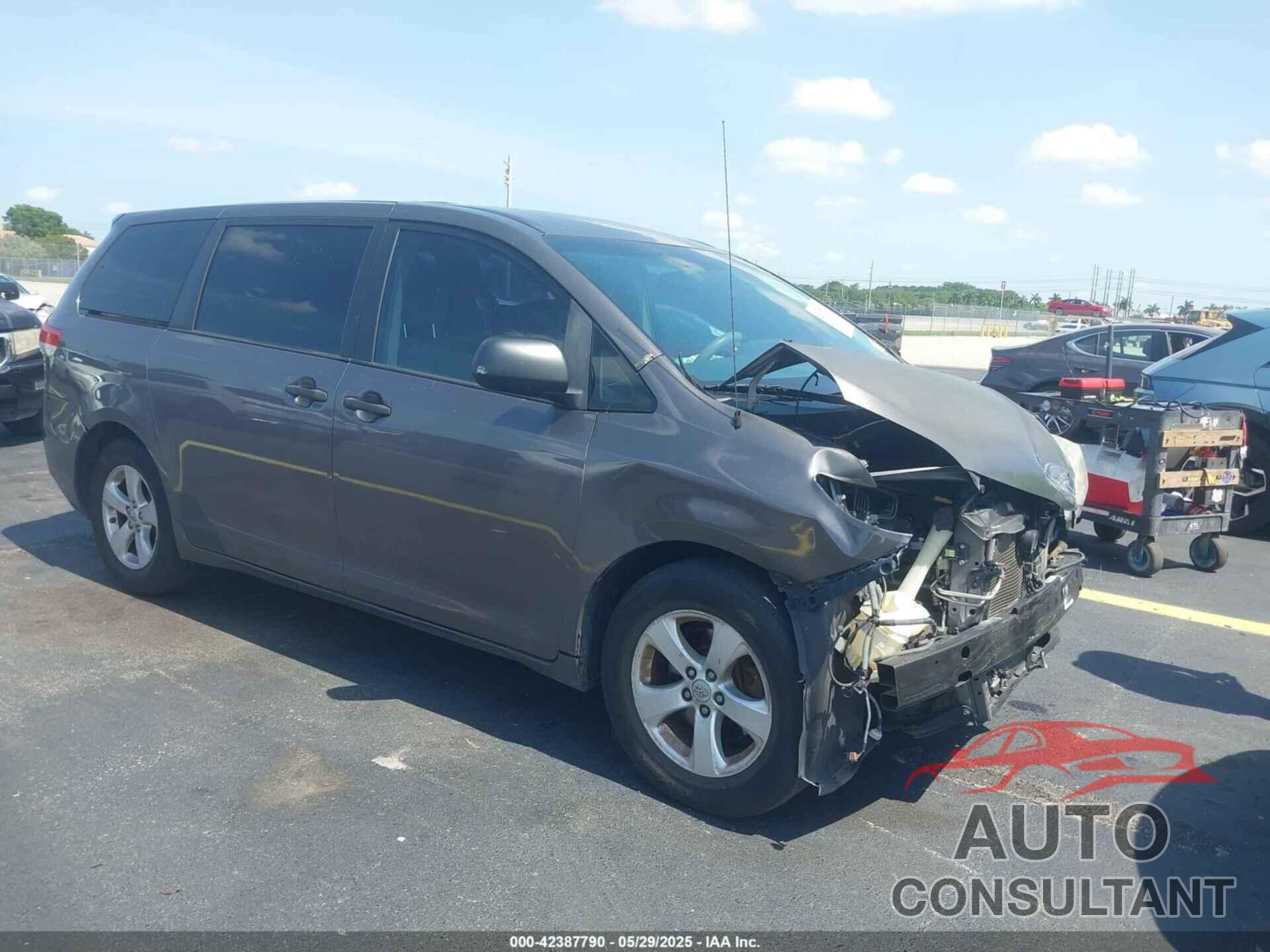 TOYOTA SIENNA 2012 - 5TDZK3DC7CS211561