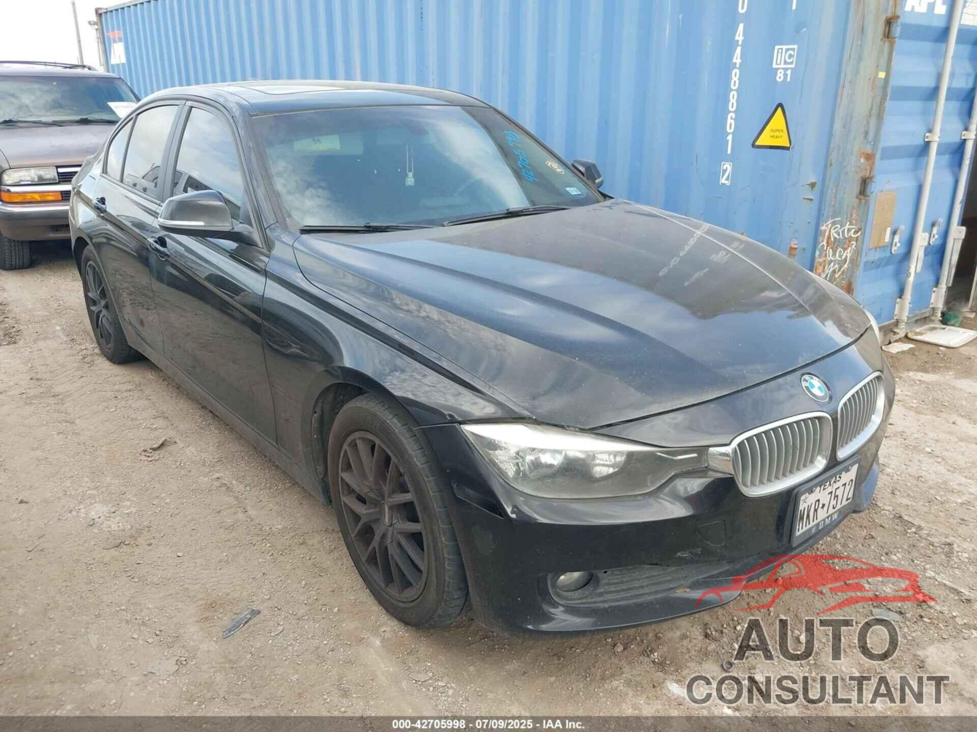 BMW 320I 2014 - WBA3C3G58ENR25043