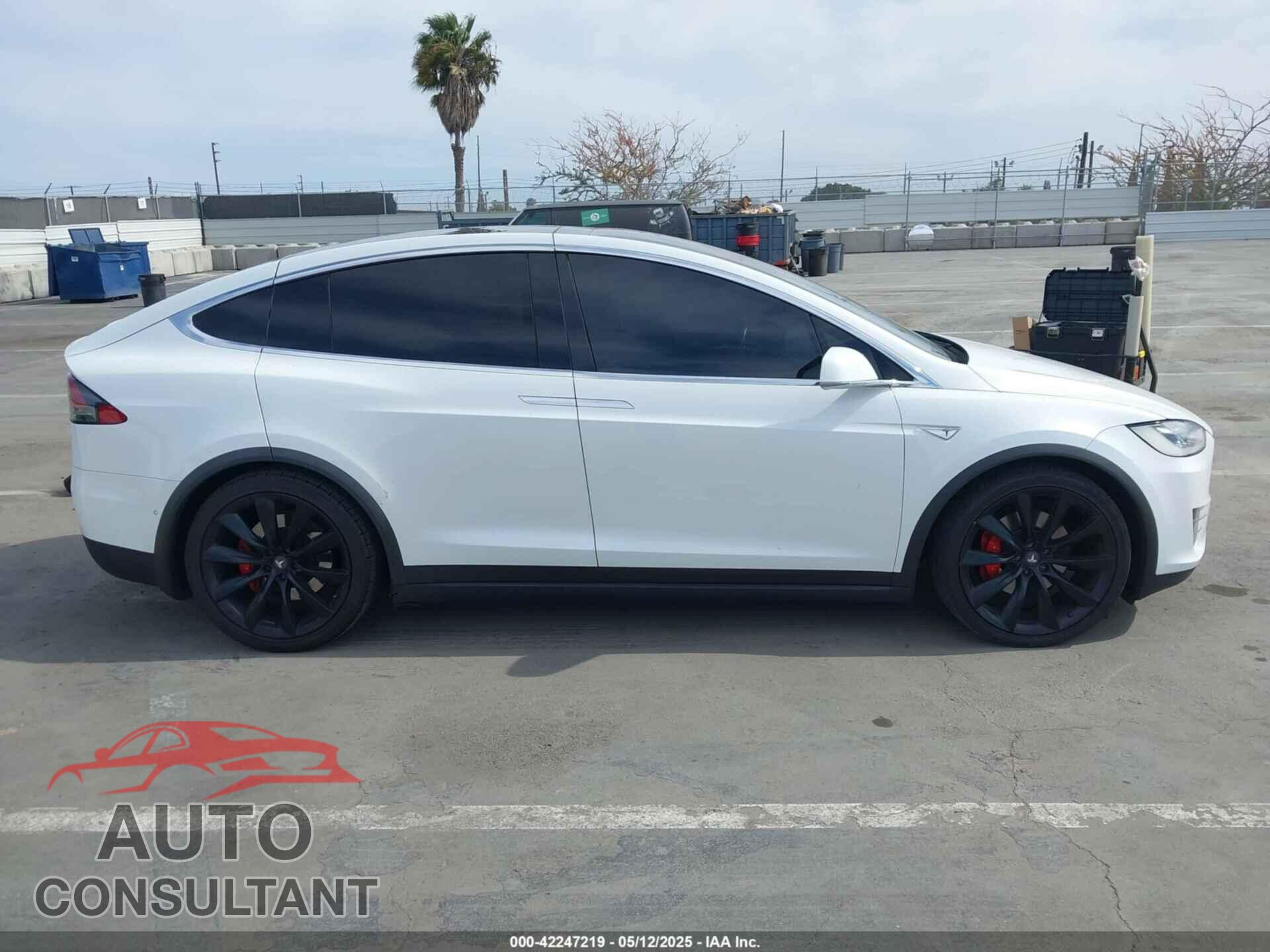 TESLA MODEL X 2016 - 5YJXCAE46GF001415