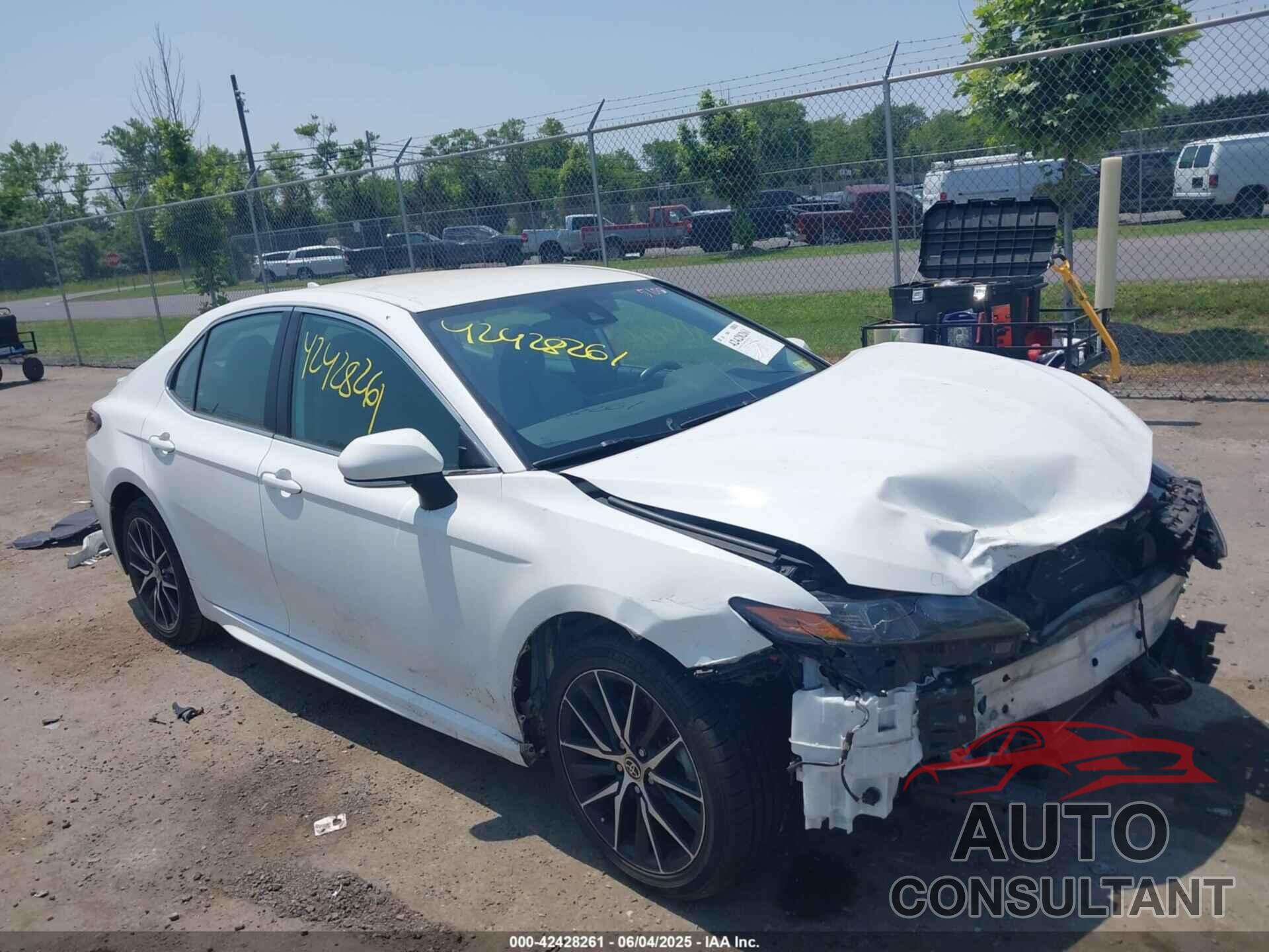 TOYOTA CAMRY 2022 - 4T1G11AK4NU712461