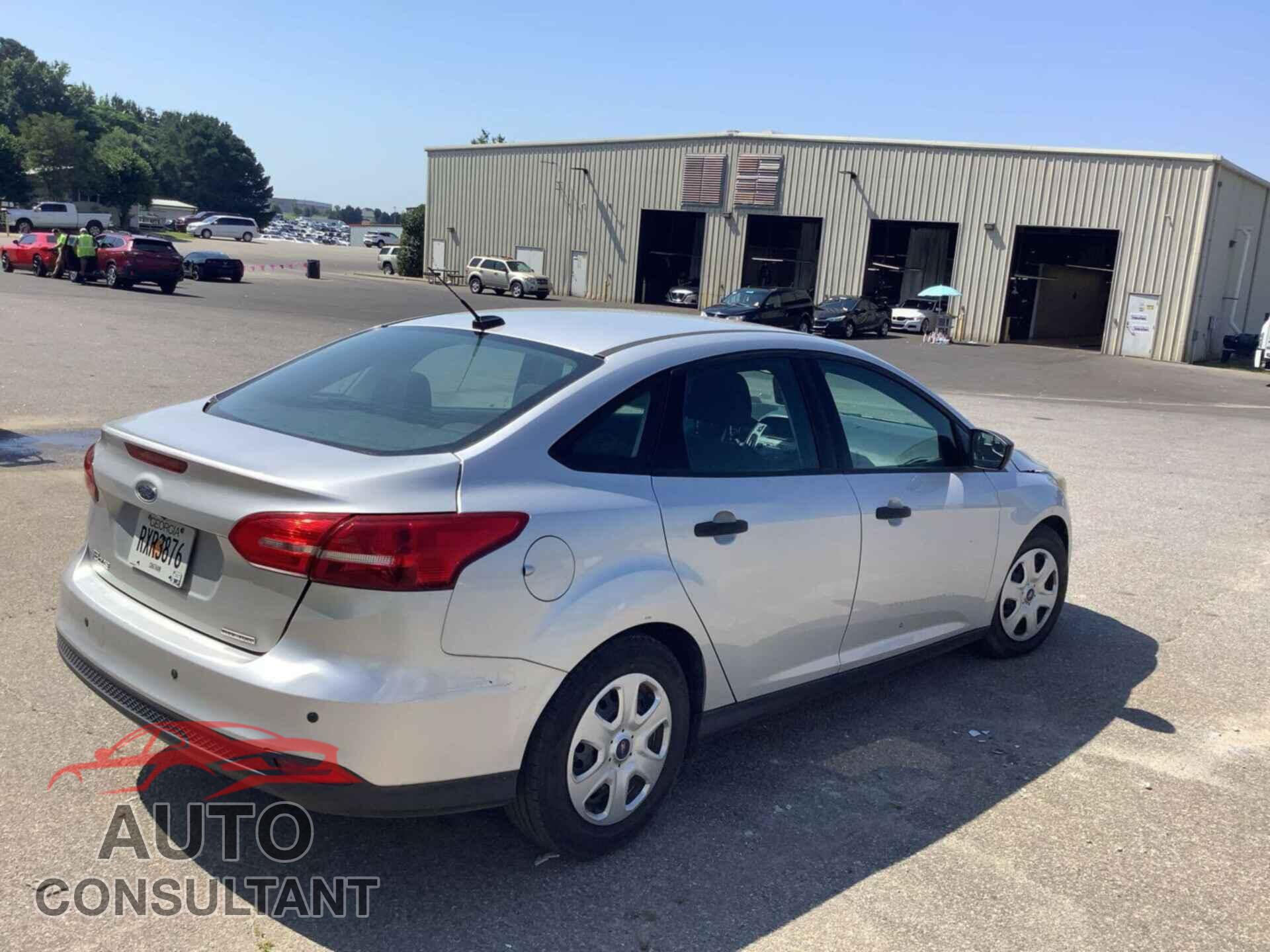 FORD FOCUS 2016 - 1FADP3E23GL366171
