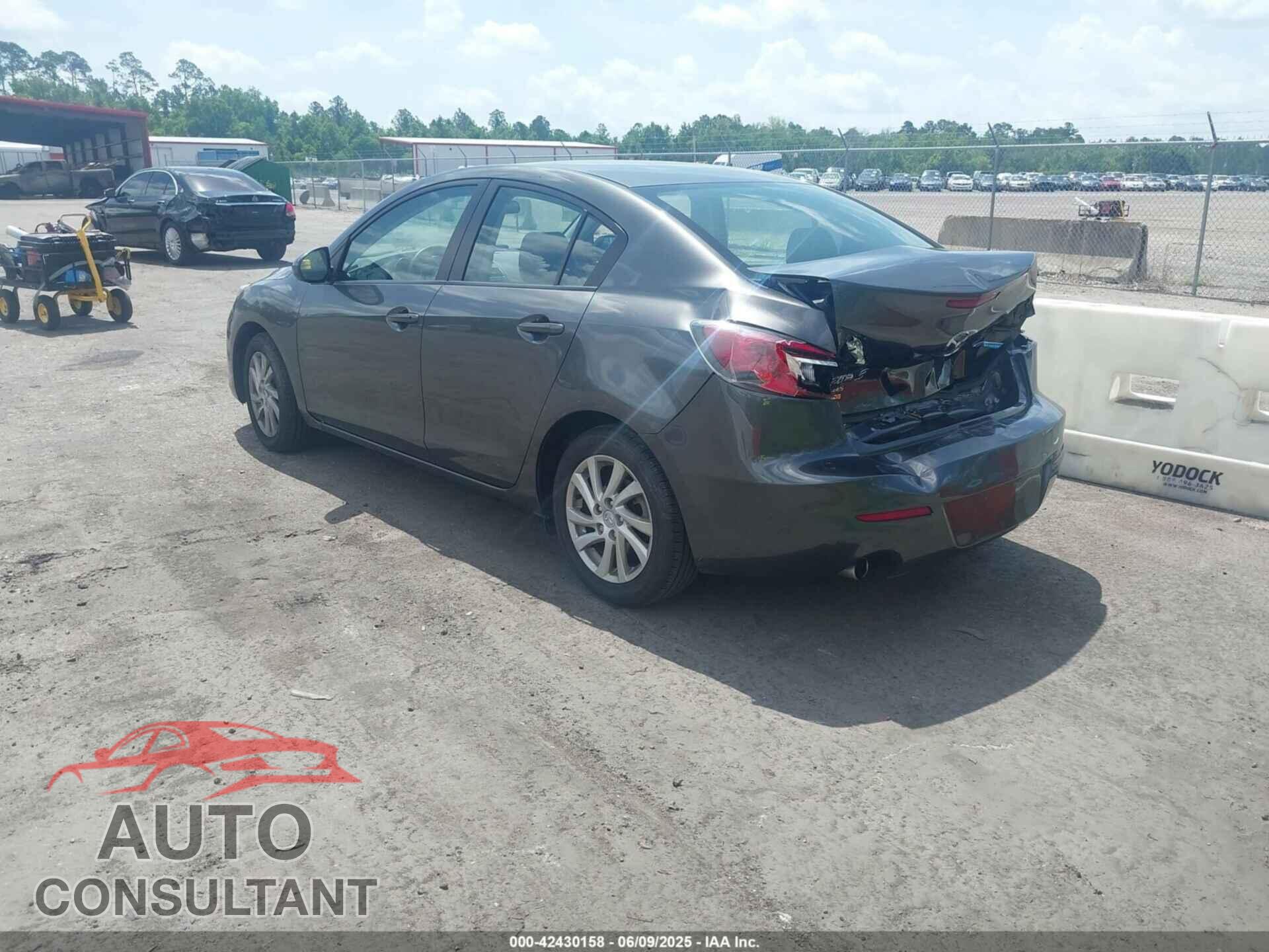 MAZDA MAZDA3 2012 - JM1BL1W77C1690693