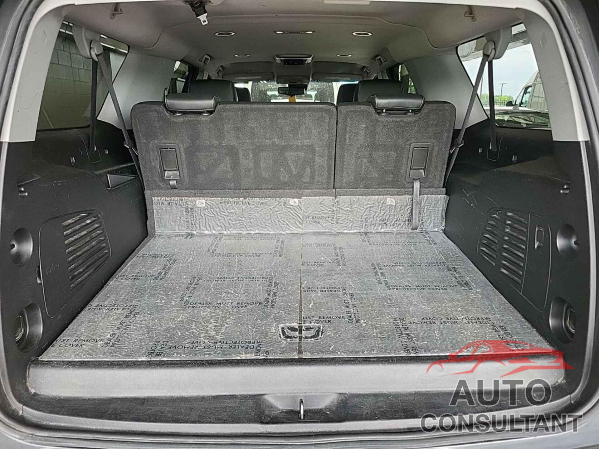 CHEVROLET SUBURBAN 2018 - 1GNSKKEC2JR217684