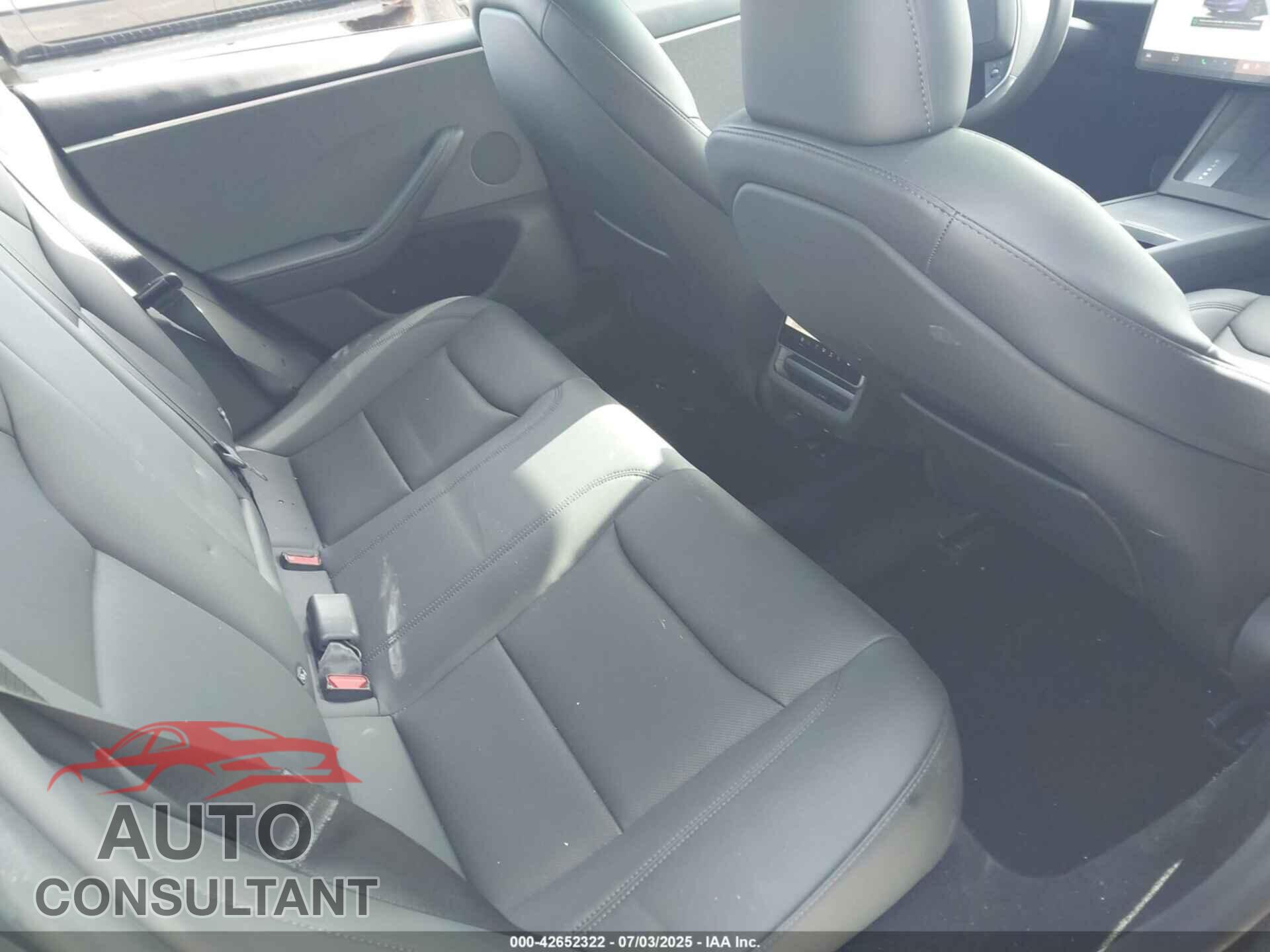 TESLA MODEL 3 2024 - 5YJ3E1EA2RF741724