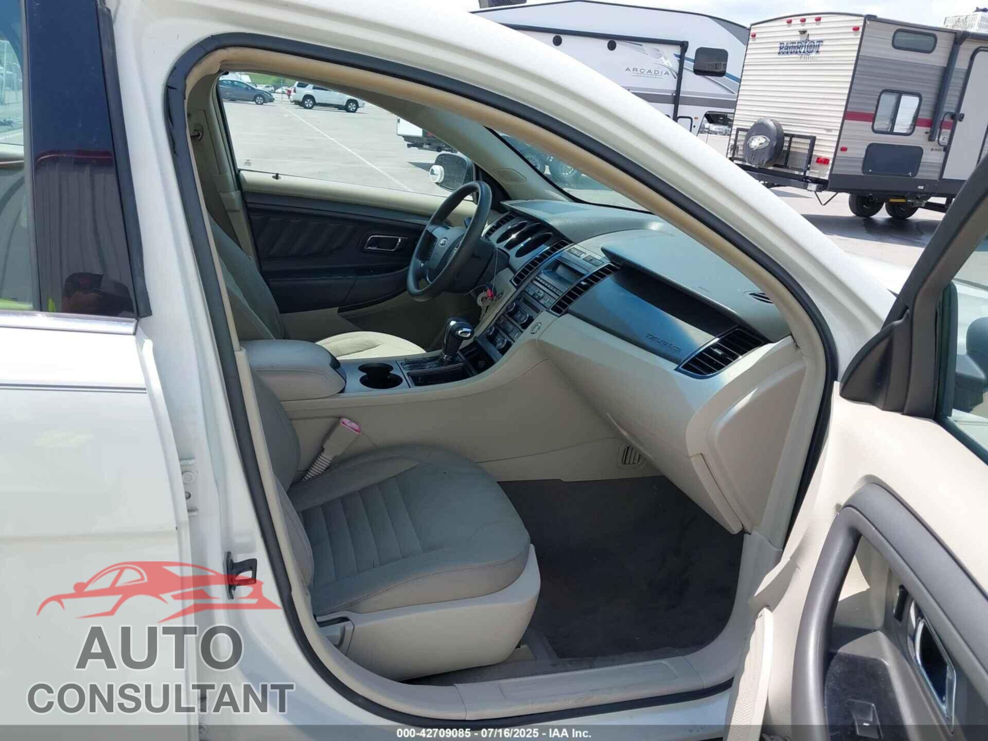FORD TAURUS 2010 - 1FAHP2DW9AG105045