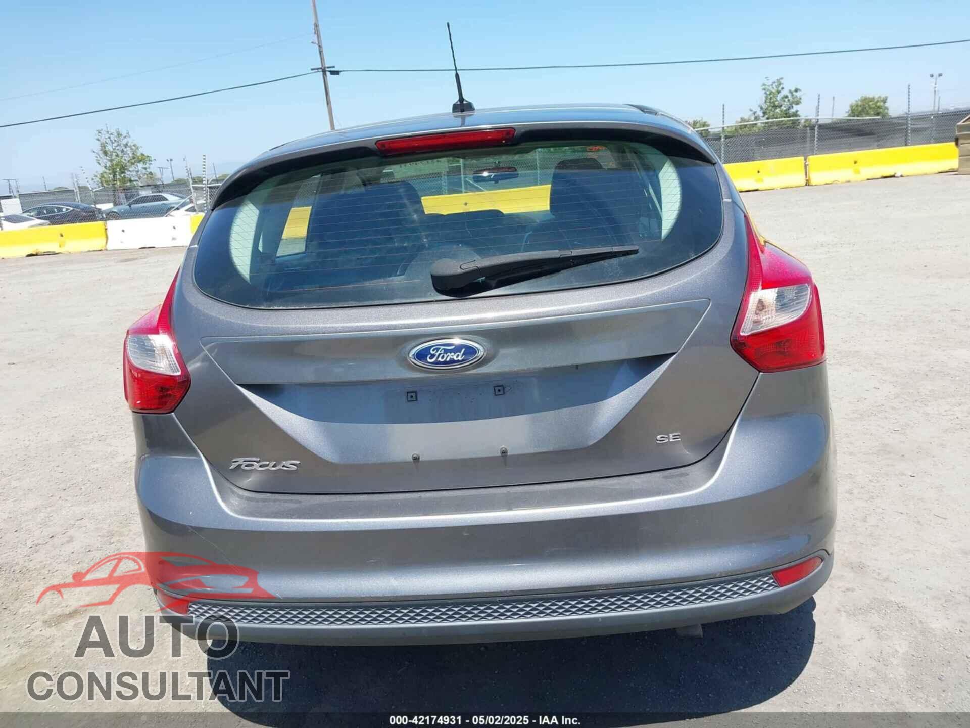 FORD FOCUS 2014 - 1FADP3K27EL461821