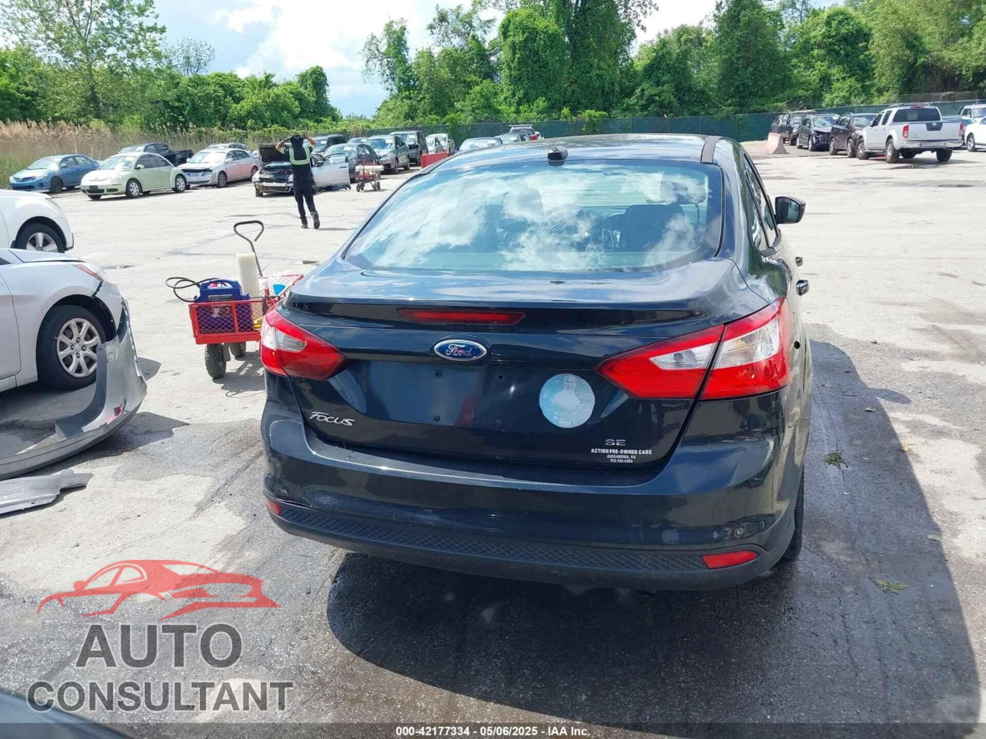 FORD FOCUS 2012 - 1FAHP3F24CL107411