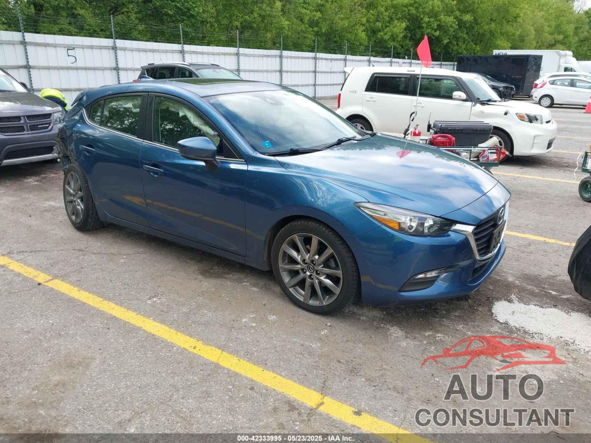 MAZDA MAZDA3 2018 - 3MZBN1L38JM235604