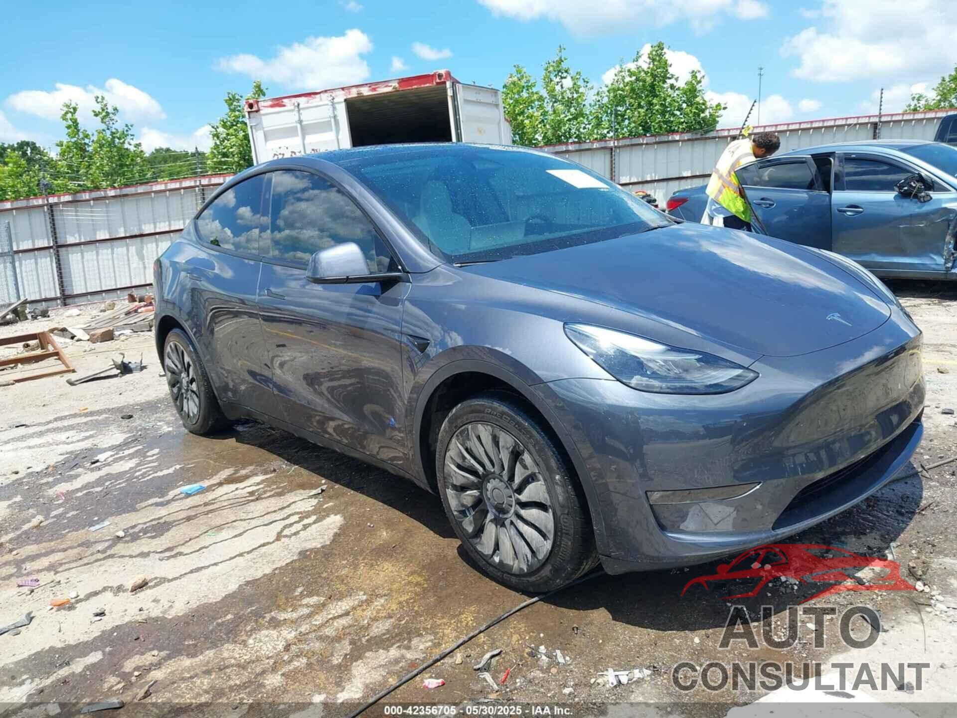 TESLA MODEL Y 2023 - 7SAYGDEE6PF892439