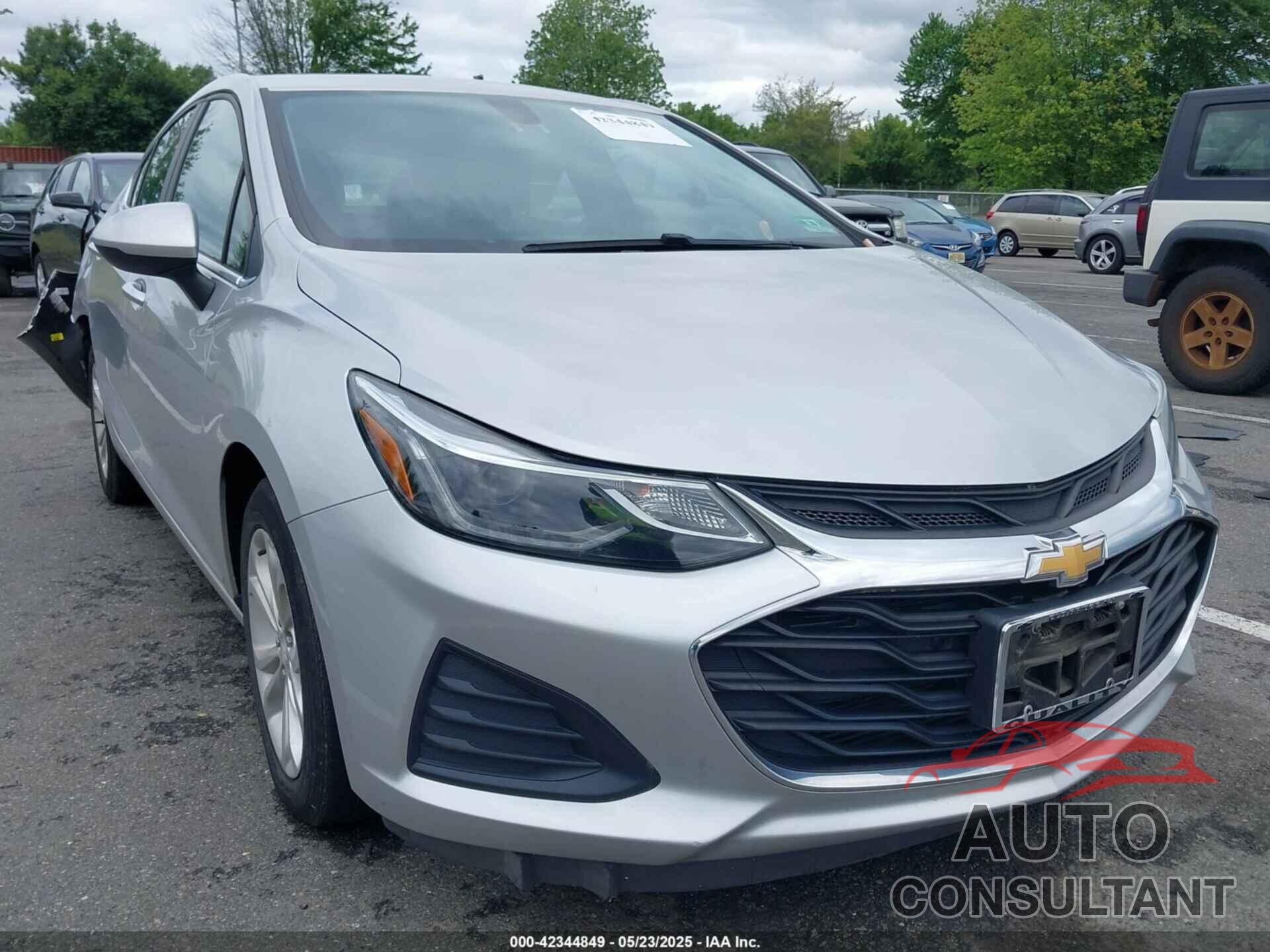 CHEVROLET CRUZE 2019 - 3G1BE6SM0KS524394