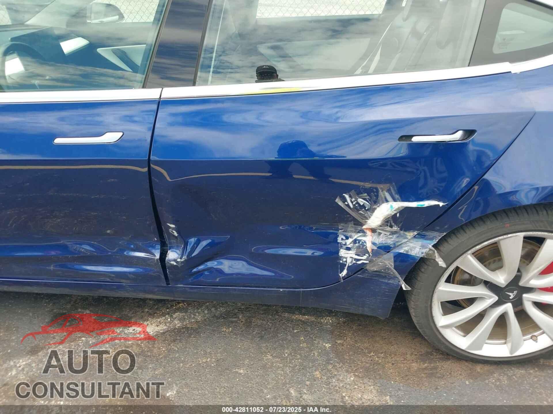 TESLA MODEL 3 2018 - 5YJ3E1EB5JF080784