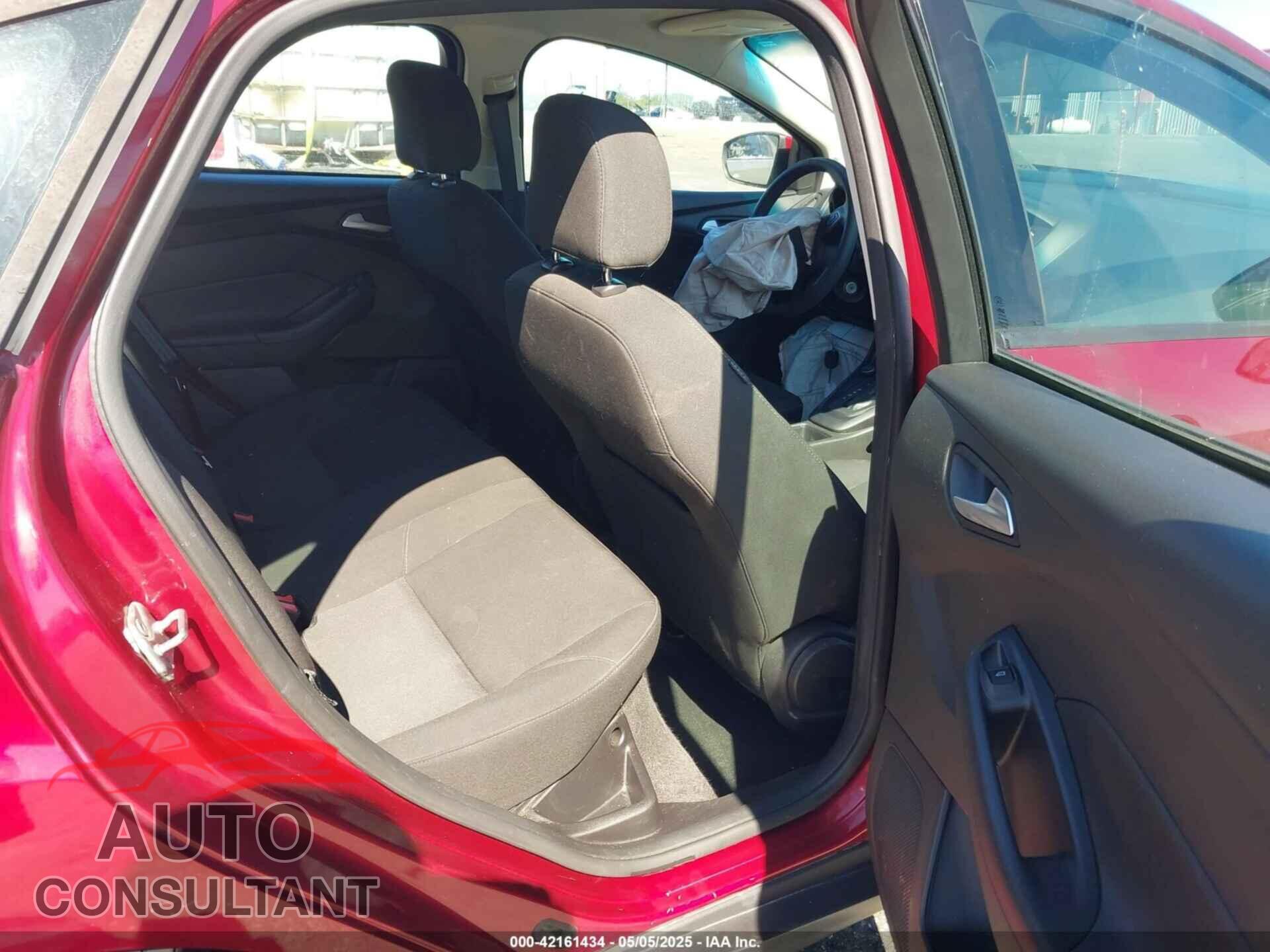 FORD FOCUS 2016 - 1FADP3F21GL241815