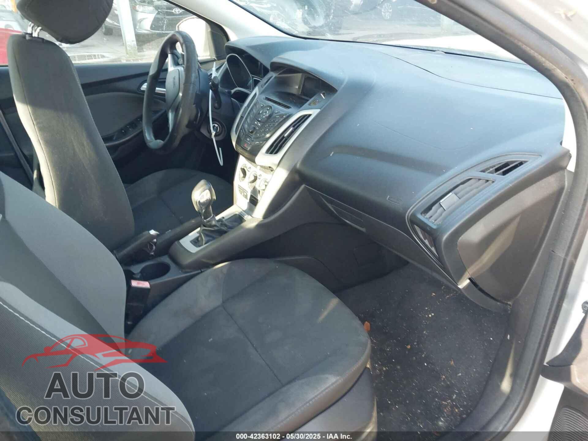 FORD FOCUS 2013 - 1FADP3F21DL204095