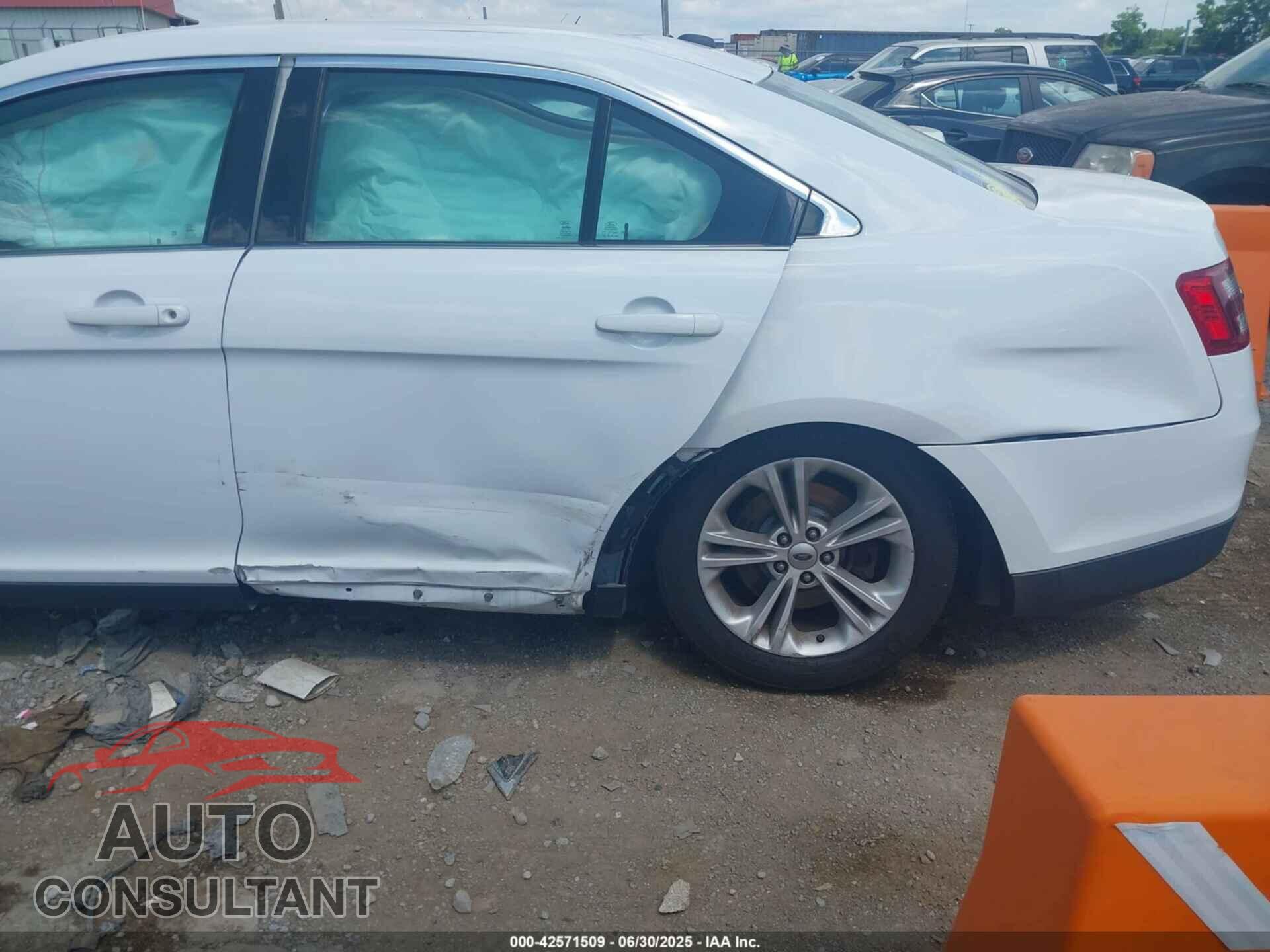 FORD TAURUS 2015 - 1FAHP2D85FG200212