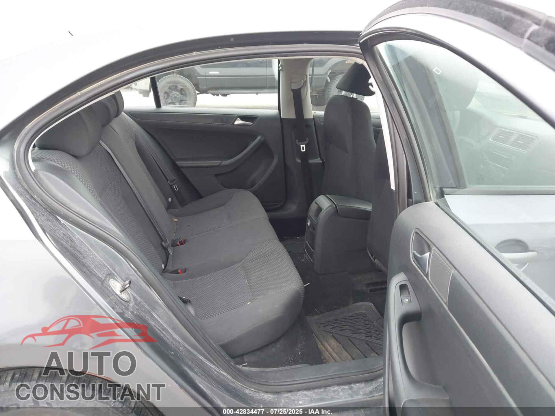 VOLKSWAGEN JETTA 2013 - 3VW1K7AJ8DM411399