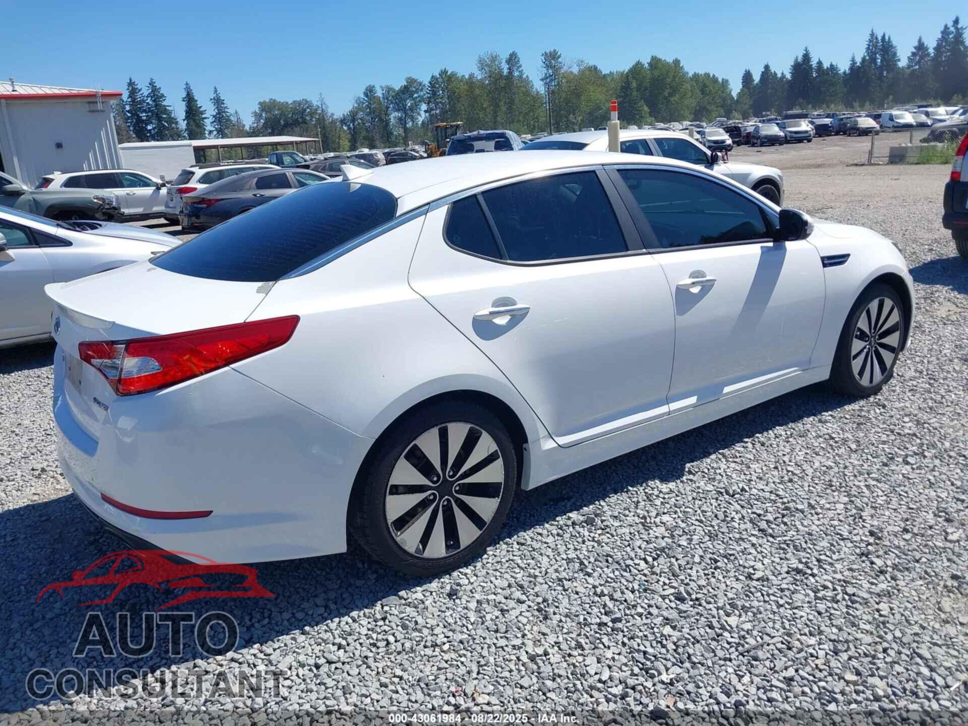 KIA OPTIMA 2012 - 5XXGR4A68CG011832