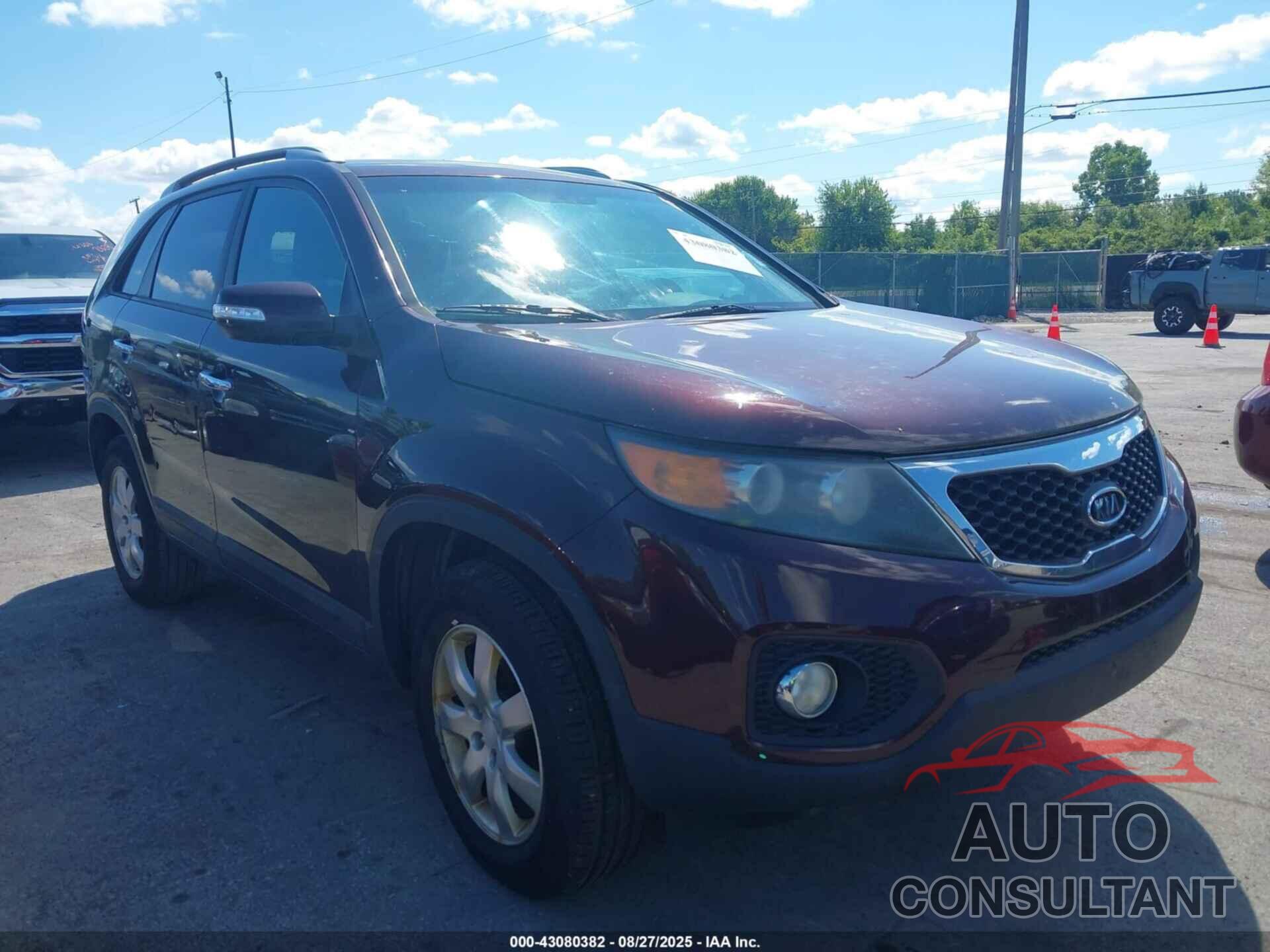 KIA SORENTO 2011 - 5XYKT3A11BG033708