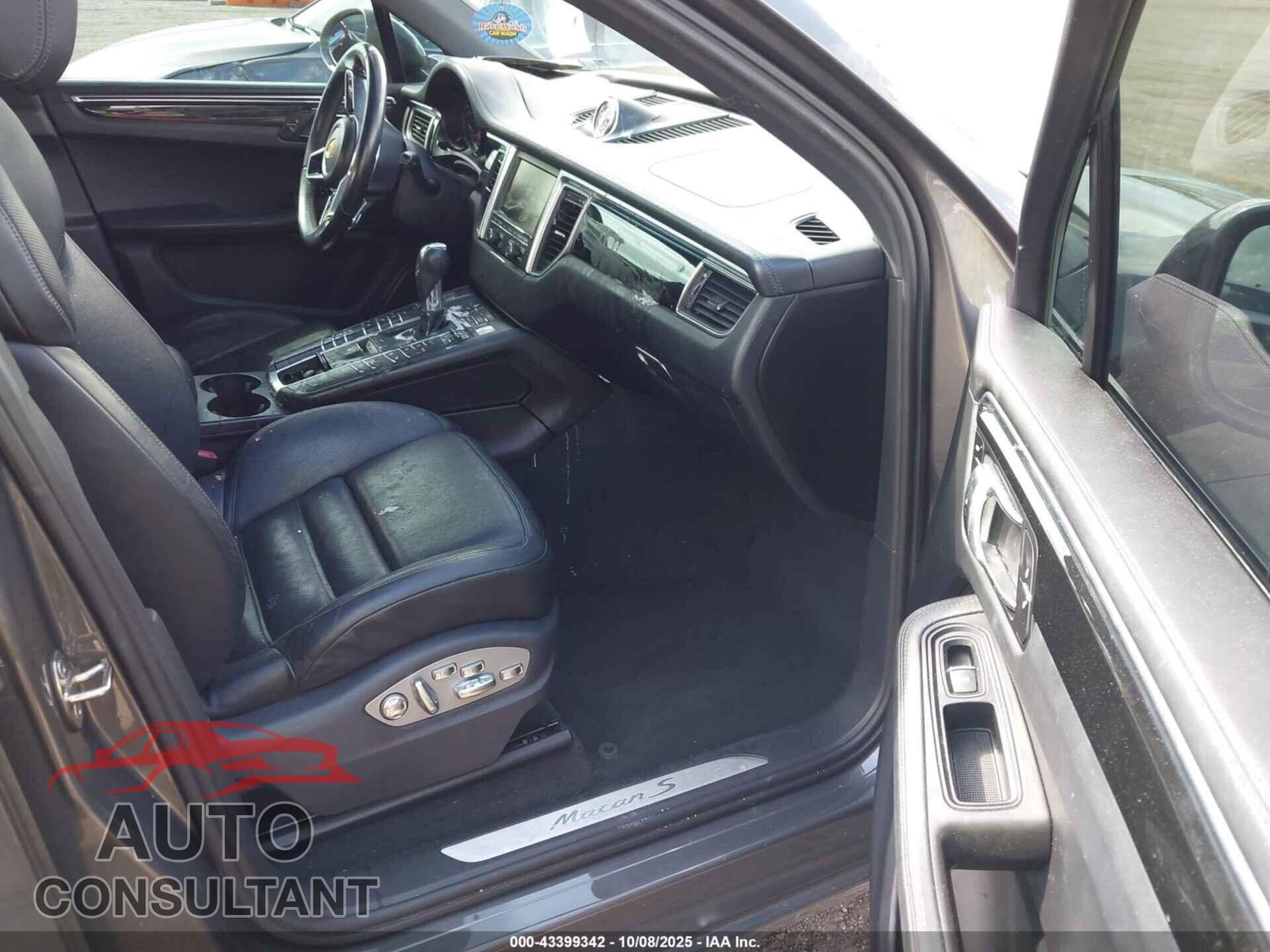 PORSCHE MACAN 2015 - WP1AB2A50FLB60177