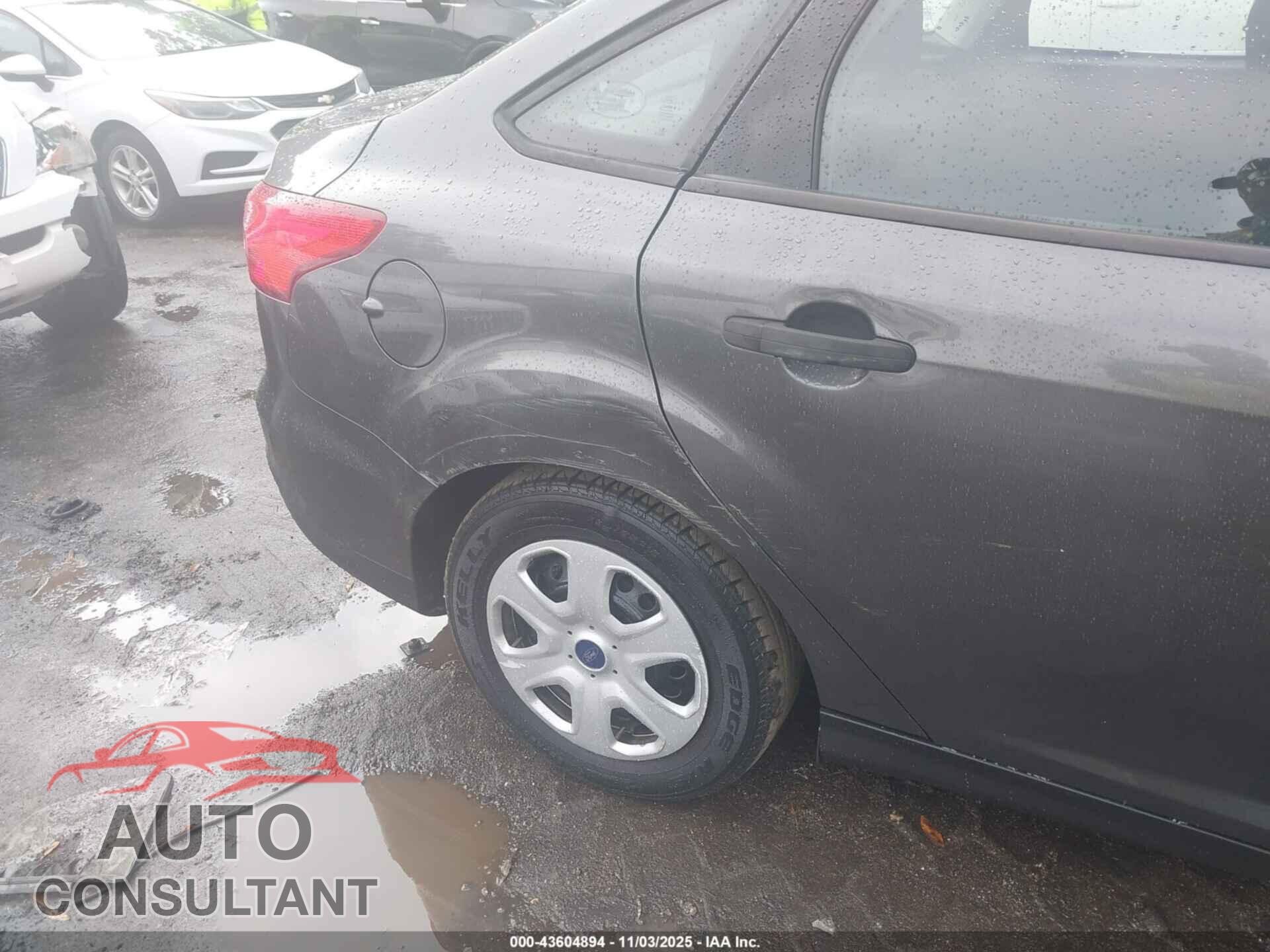 FORD FOCUS 2016 - 1FADP3E29GL215416