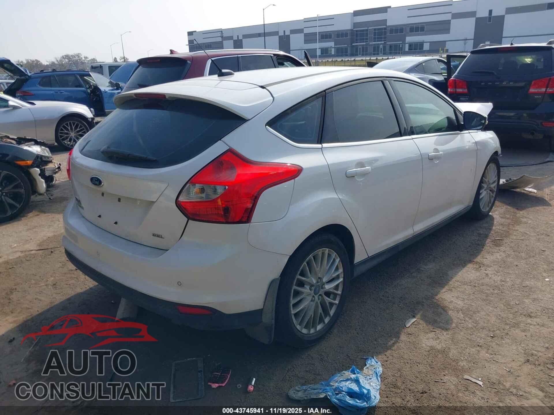FORD FOCUS 2012 - 1FAHP3M26CL354948
