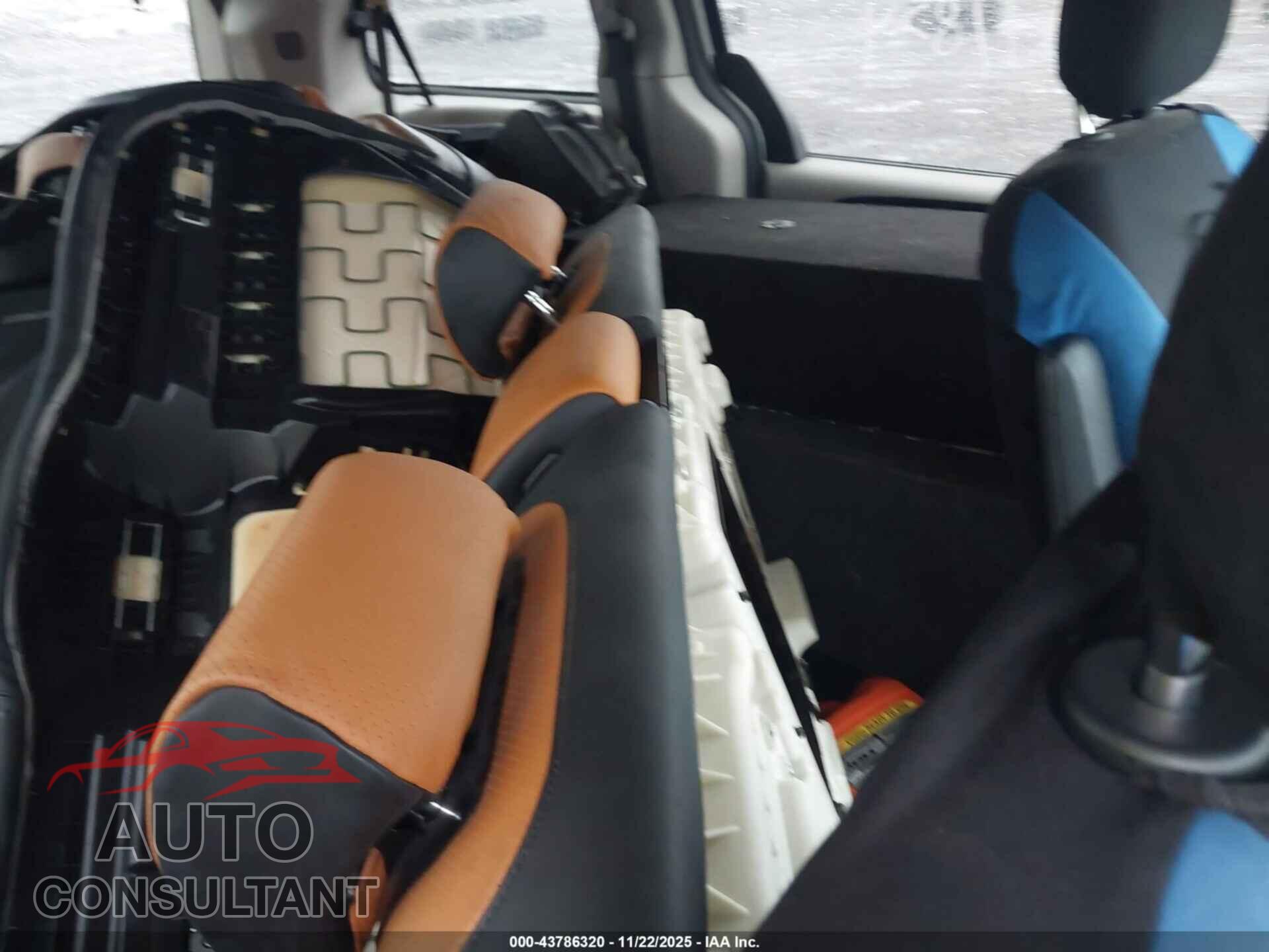 DODGE GRAND CARAVAN 2013 - 2C4RDGCG1DR575443