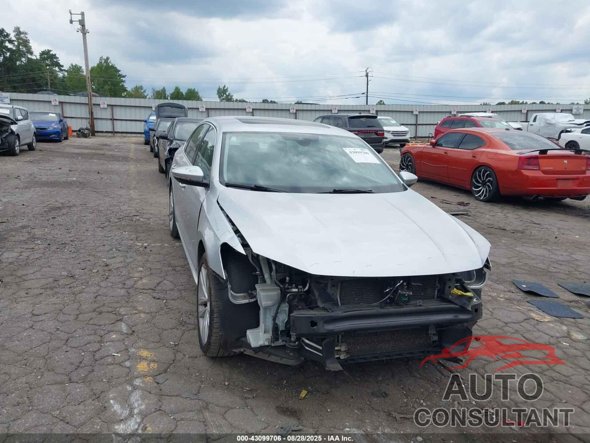 VOLKSWAGEN PASSAT 2017 - 1VWCT7A32HC051738