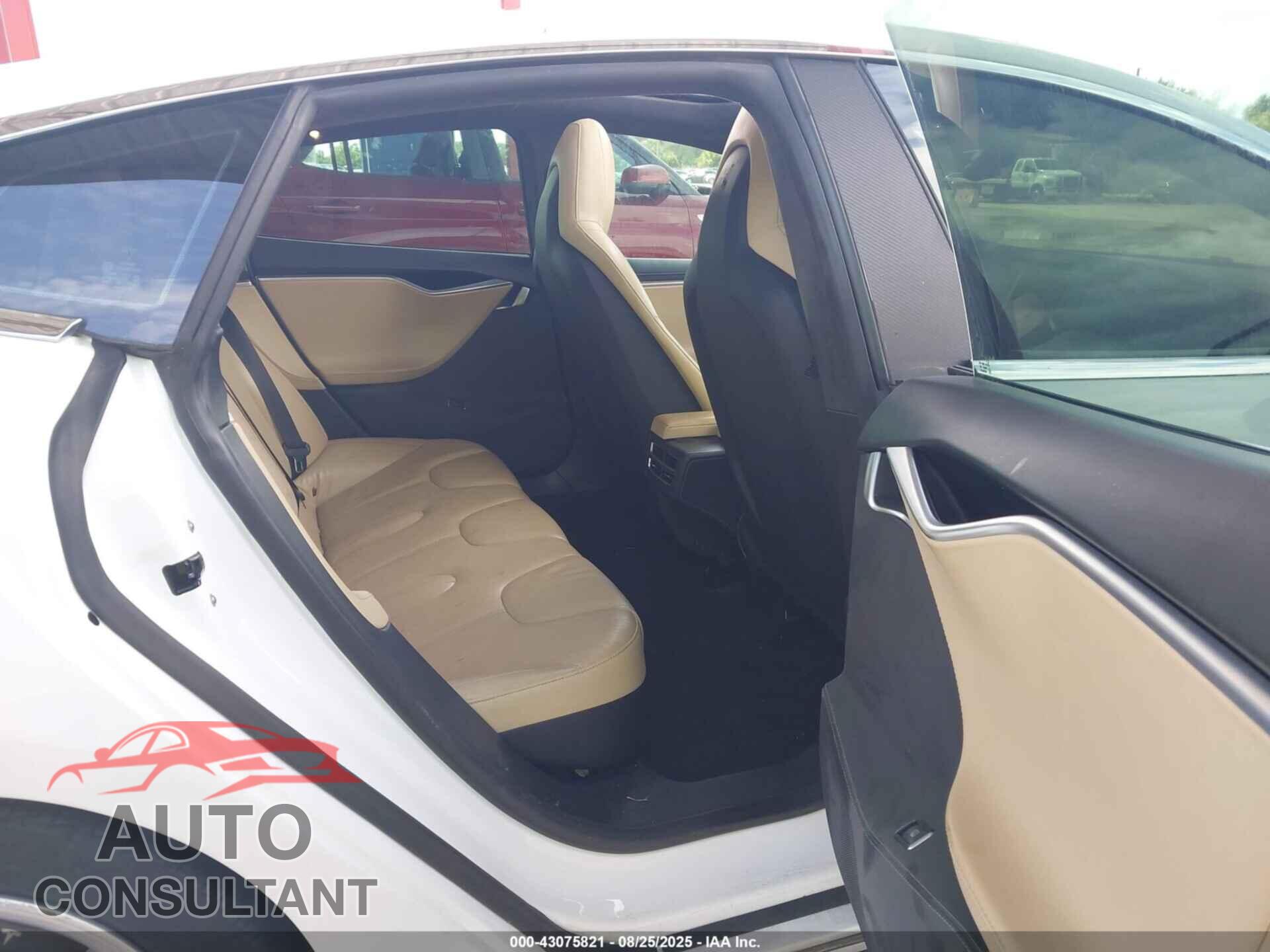 TESLA MODEL S 2015 - 5YJSA1E16FF102958