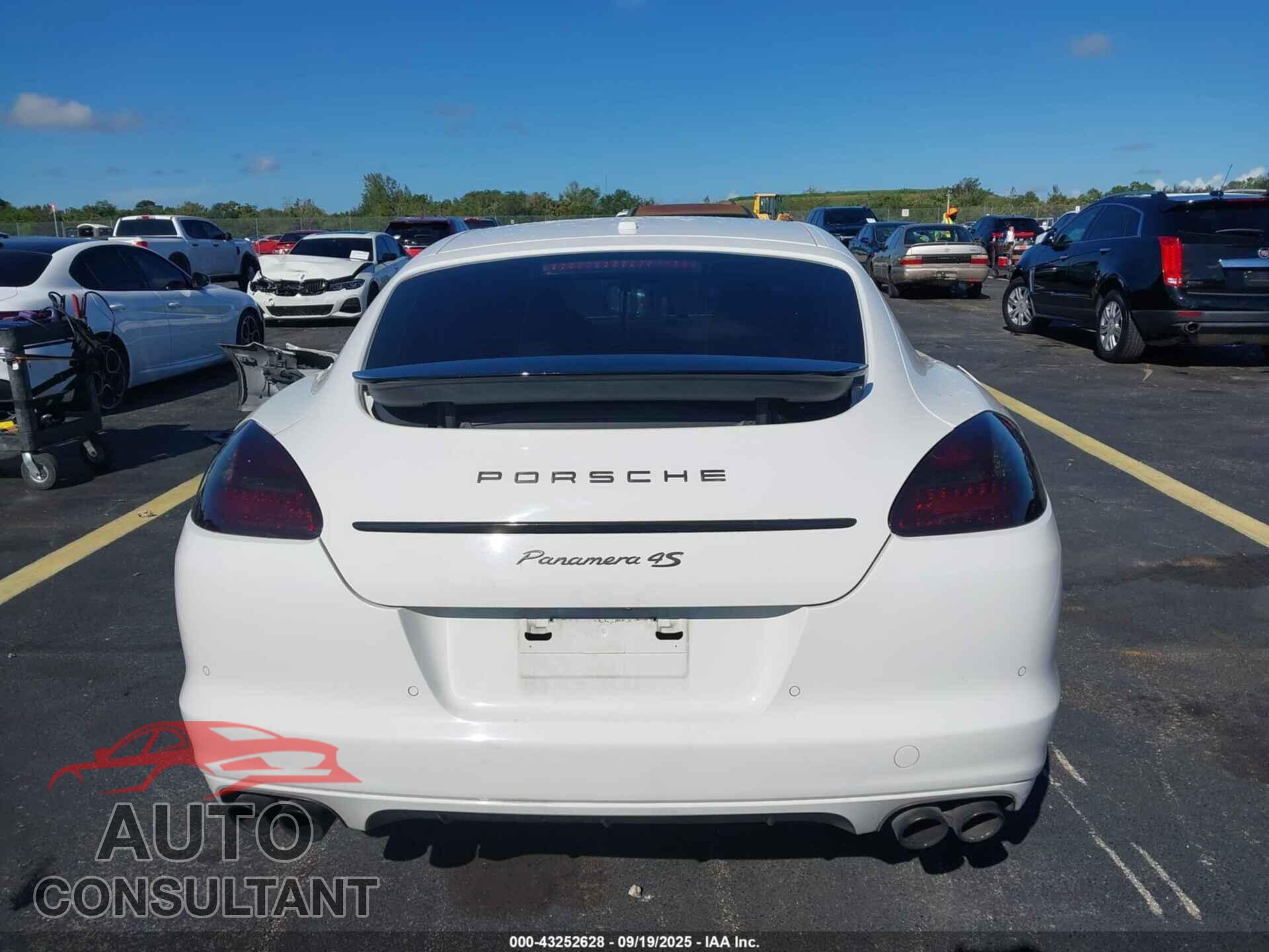 PORSCHE PANAMERA 2011 - WP0AB2A74BL061682