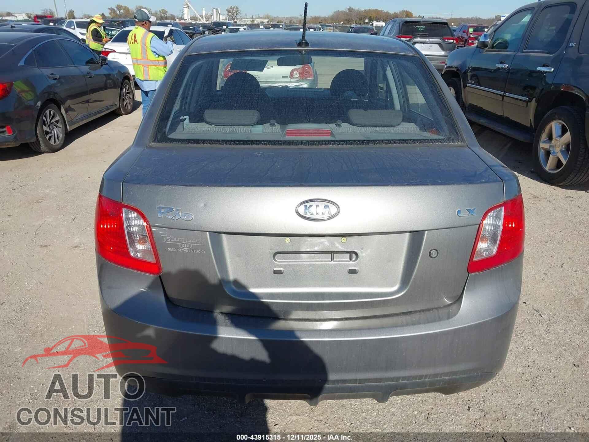 KIA RIO 2011 - KNADH4A33B6868257