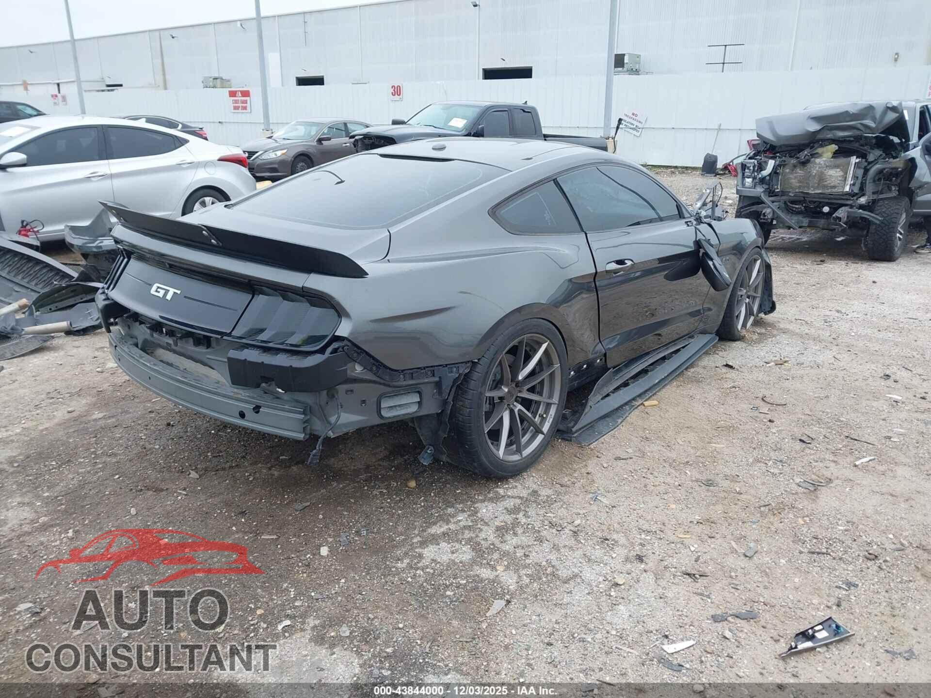 FORD MUSTANG 2018 - 1FA6P8CFXJ5126638